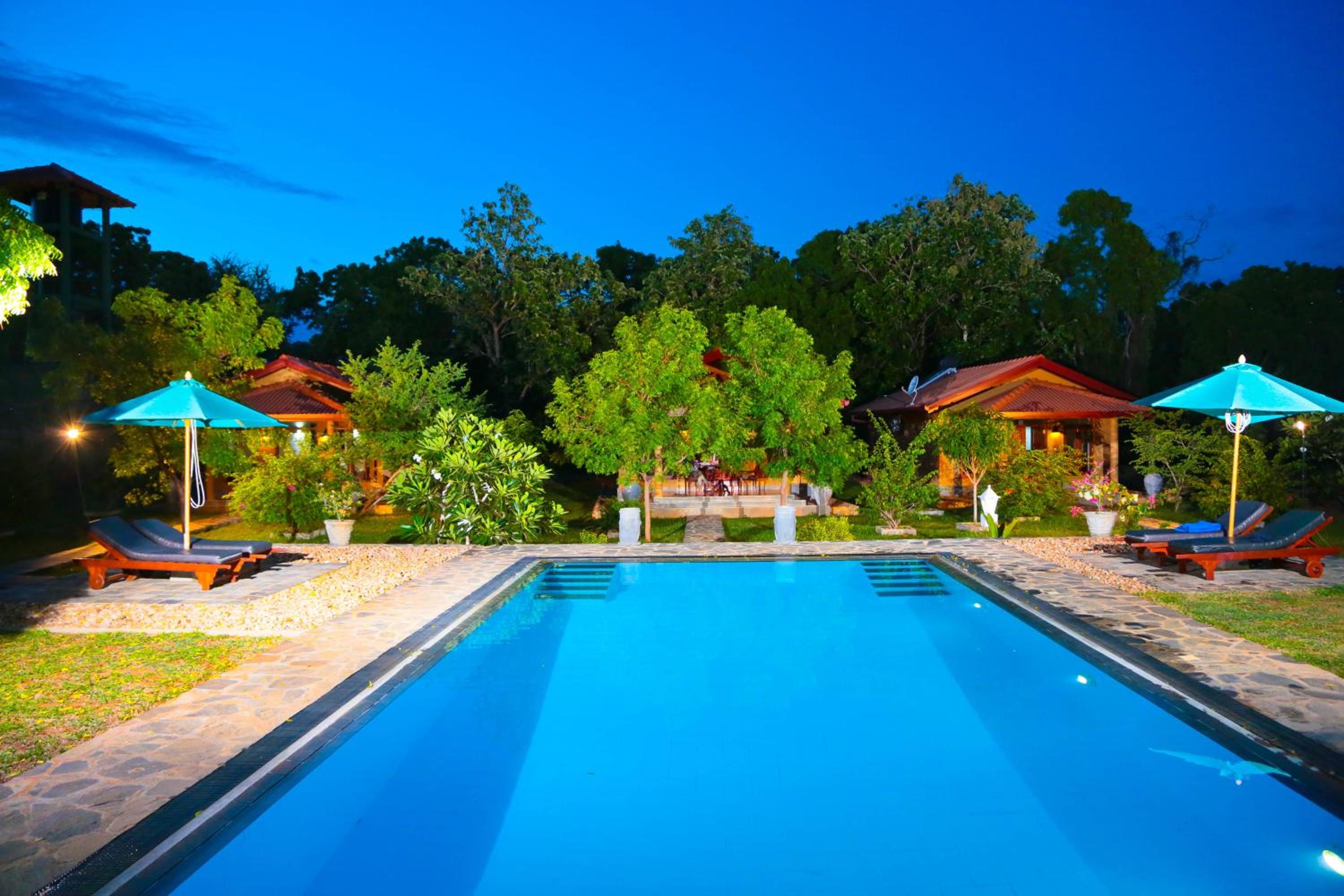 Deluxe Bungalow with Garden View photo 1