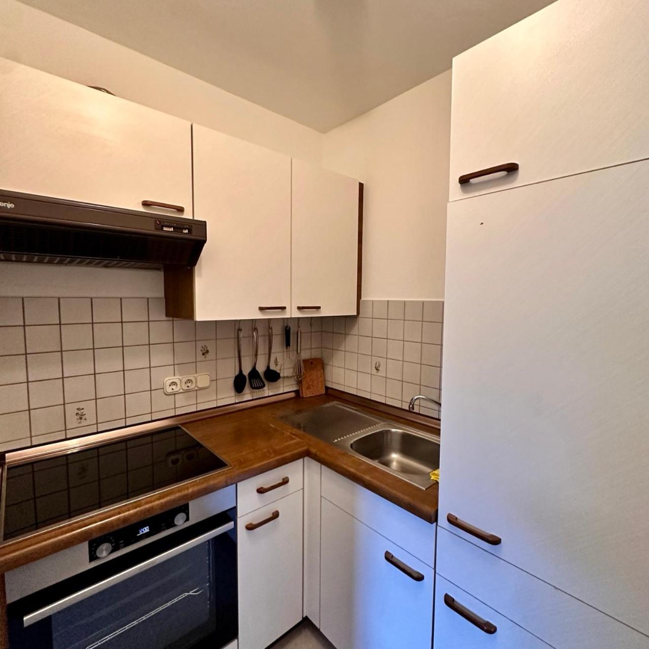Family Two-Bedroom Apartment with View photo 2