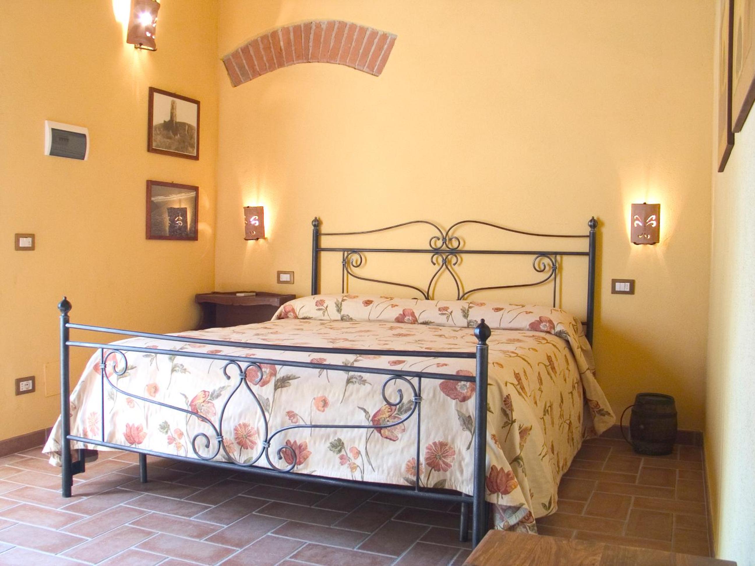 Economy Double Room photo 1