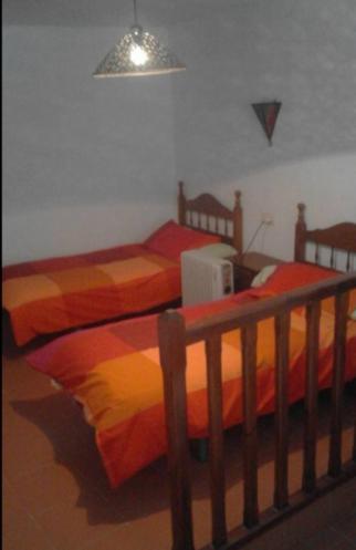Quadruple Room with Bathroom - Photo 2