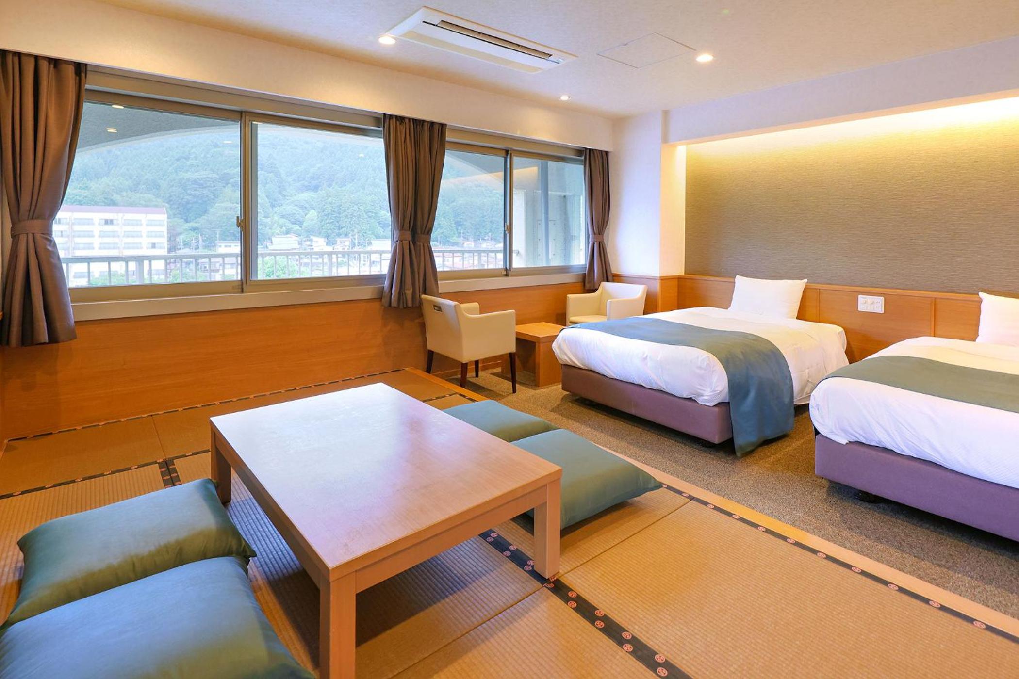 Superior Japanese-Western-Style-Room 35 sqm & Twin Room - Shower Only - Non-Smoking