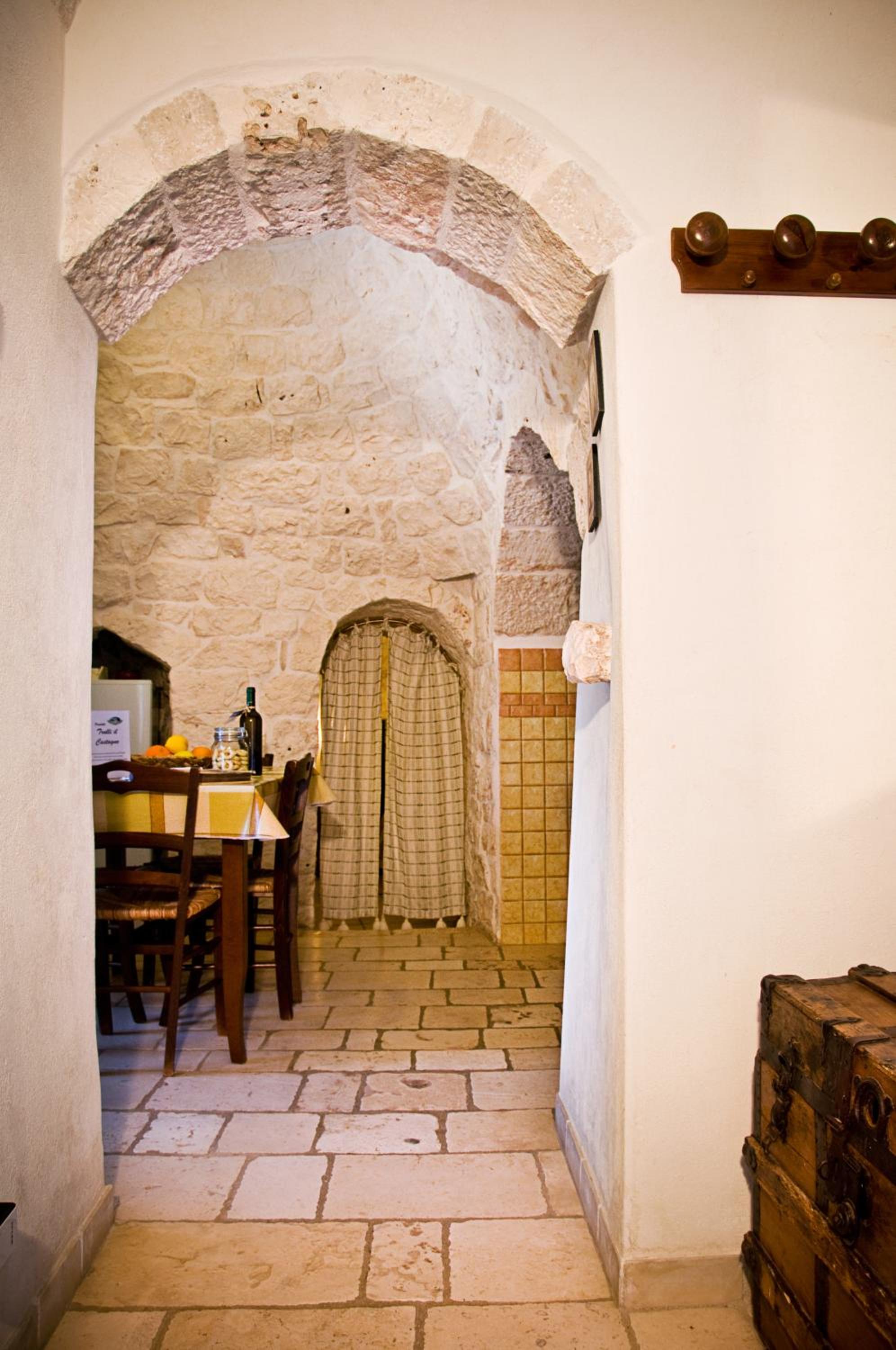 Casa Trullo con 2 Camere da Letto e Vista Giardino