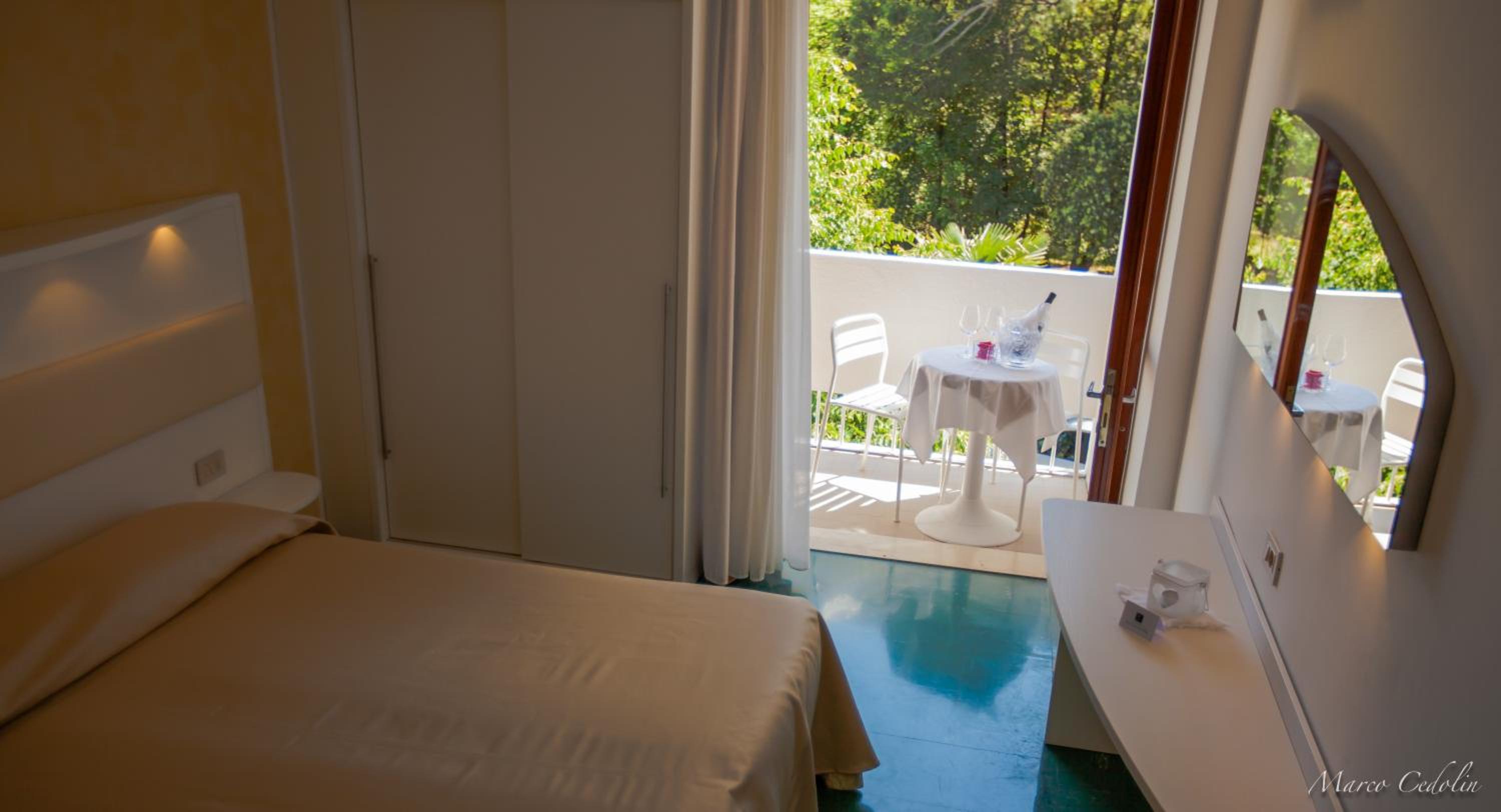 Double Room - Photo 2