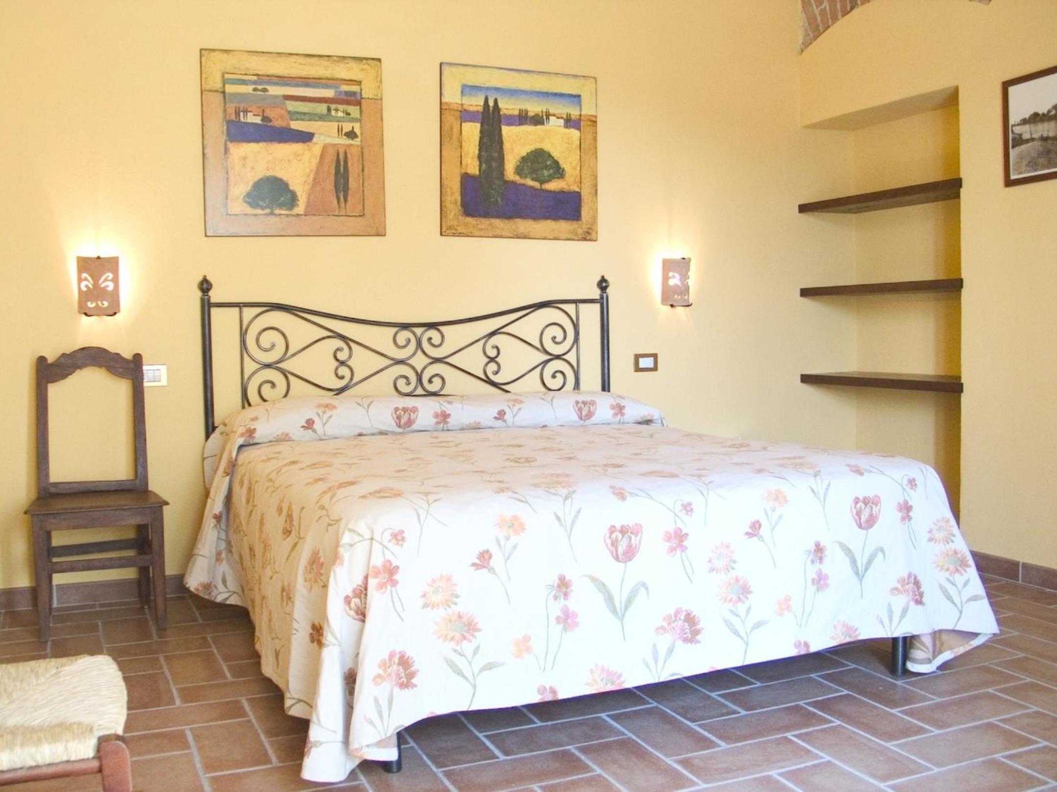 Economy Double Room photo 3