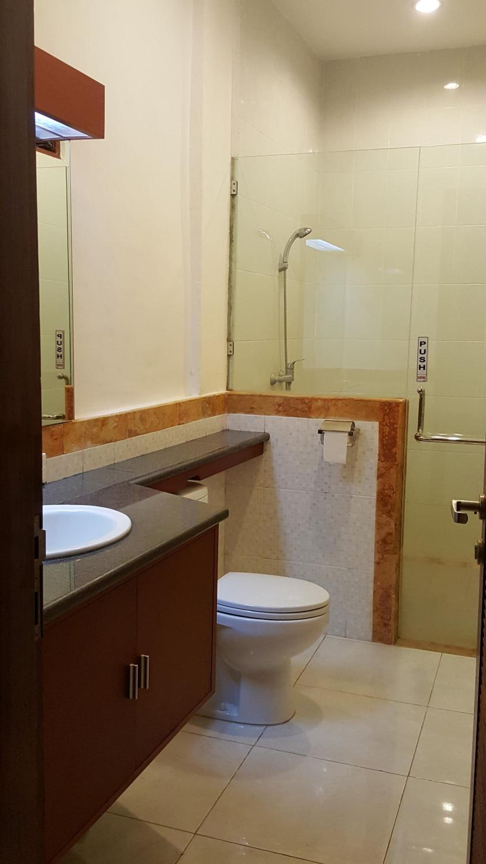 Double or Twin Room with Air-Conditioning - Photo 5