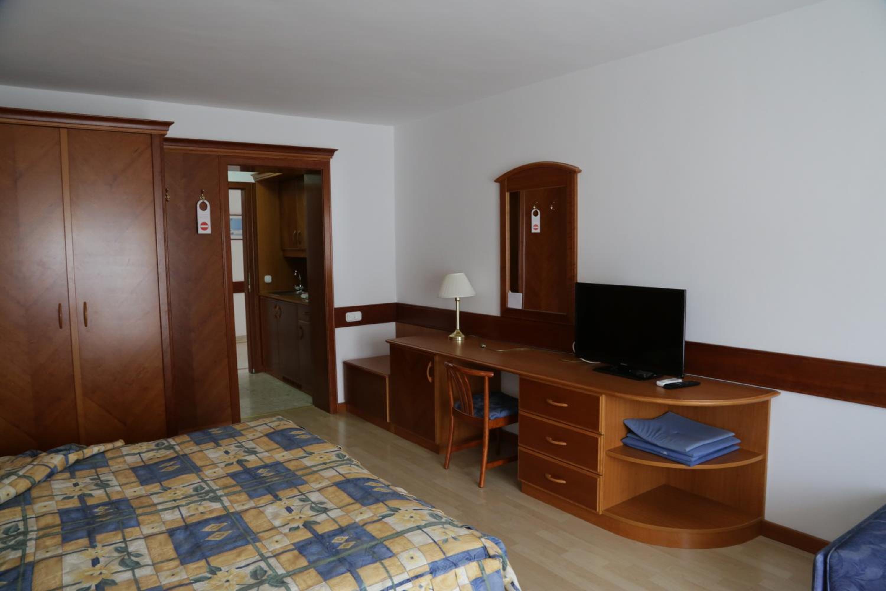 Apartment with Balcony photo 3