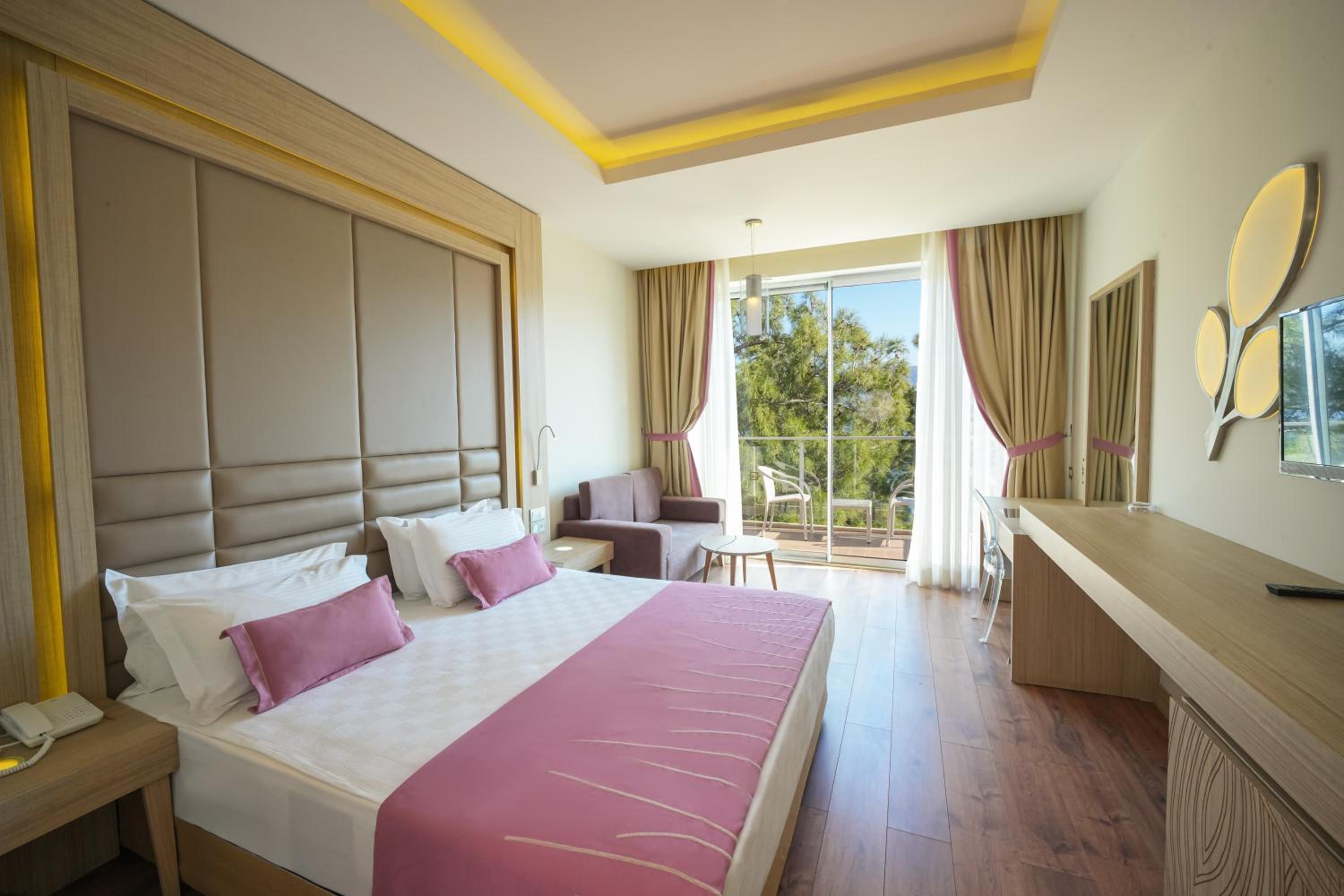 Double or Twin Room with Side Sea View photo 1