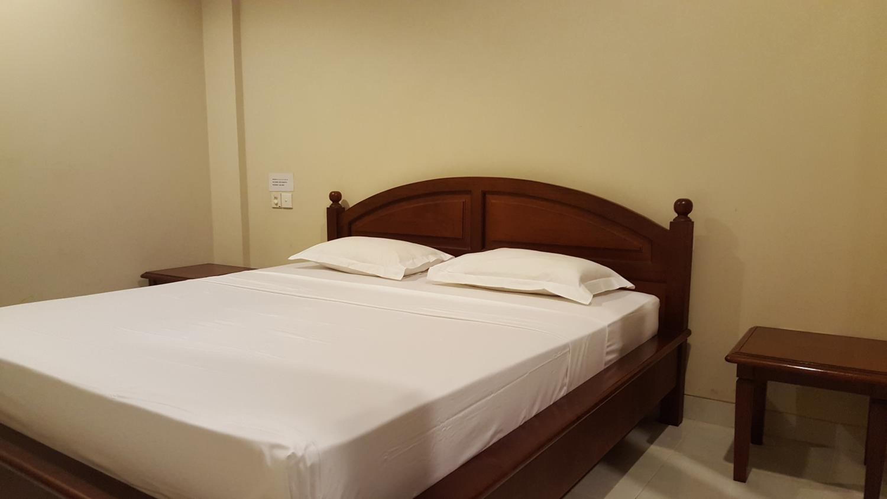 Double or Twin Room with Air-Conditioning - Photo 1