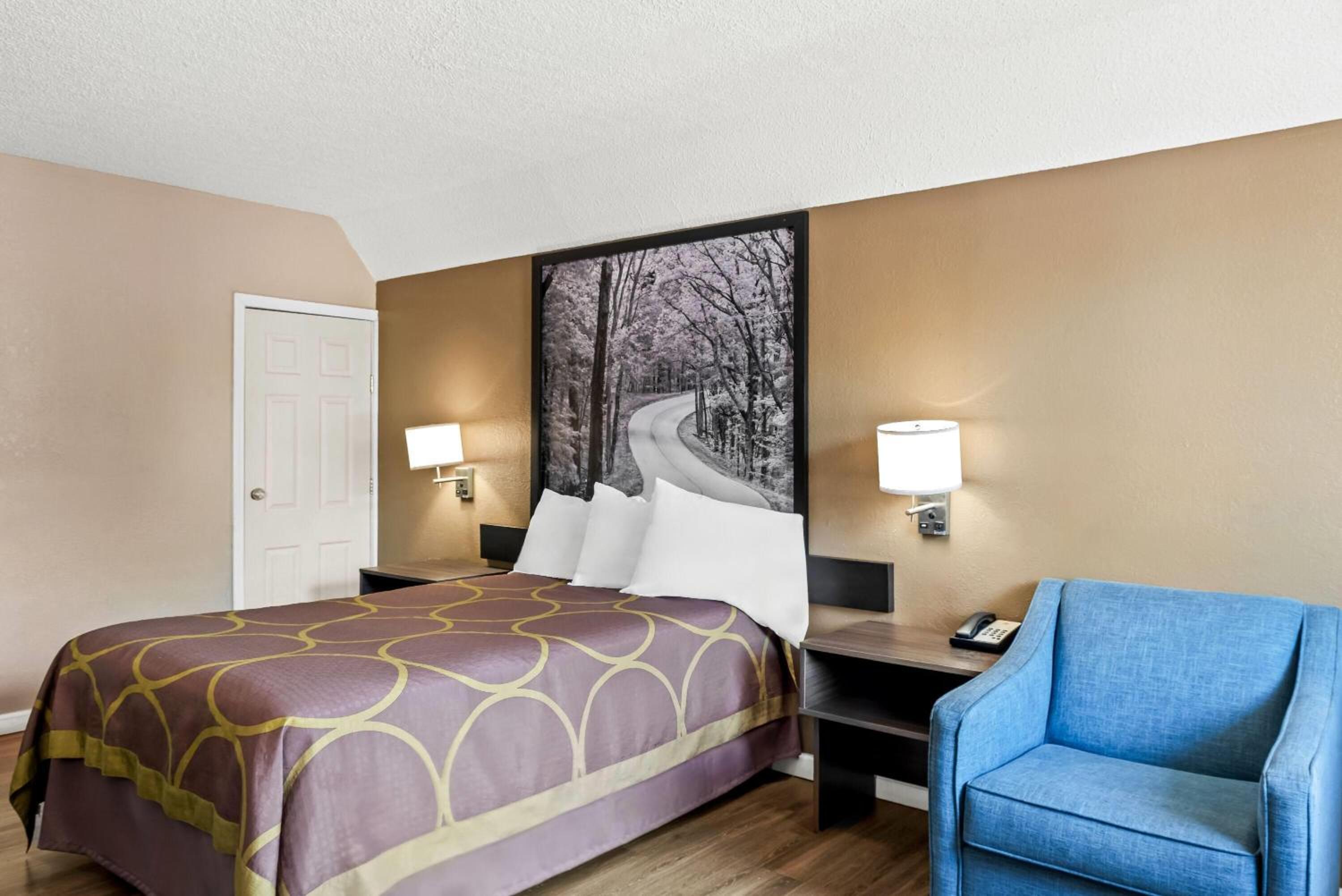 Double Room - Non-Smoking photo 1