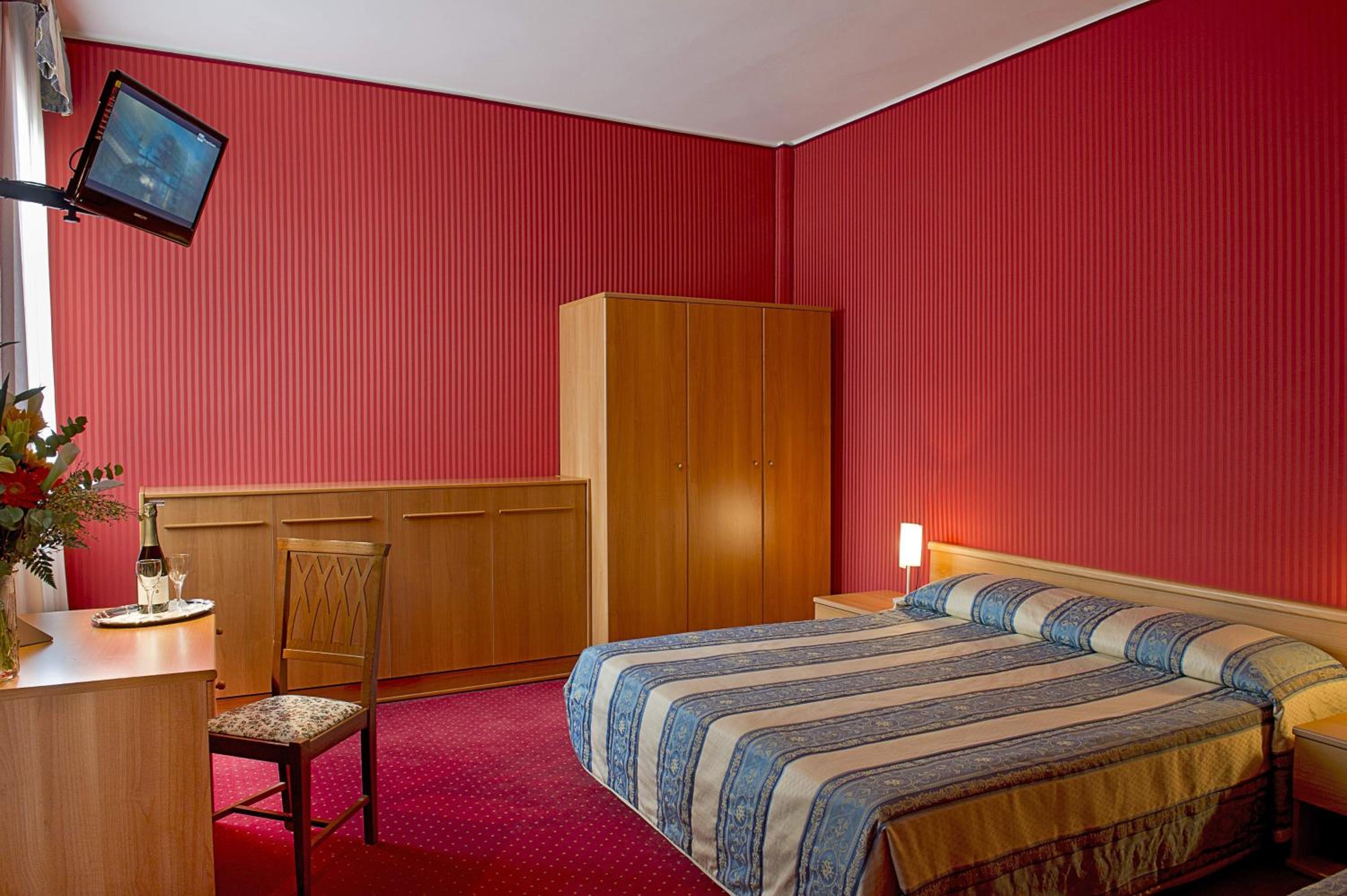 Quadruple Room photo 2