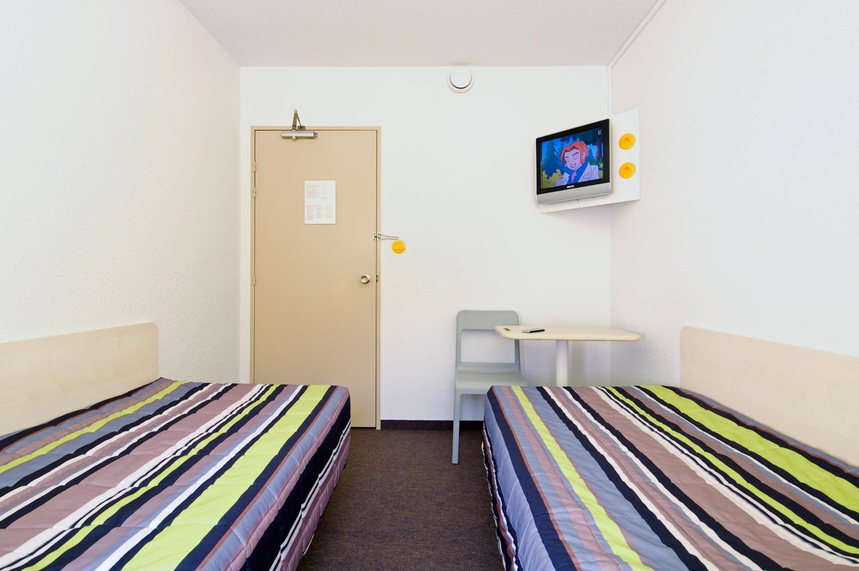 Twin Room With Shared Bathroom
