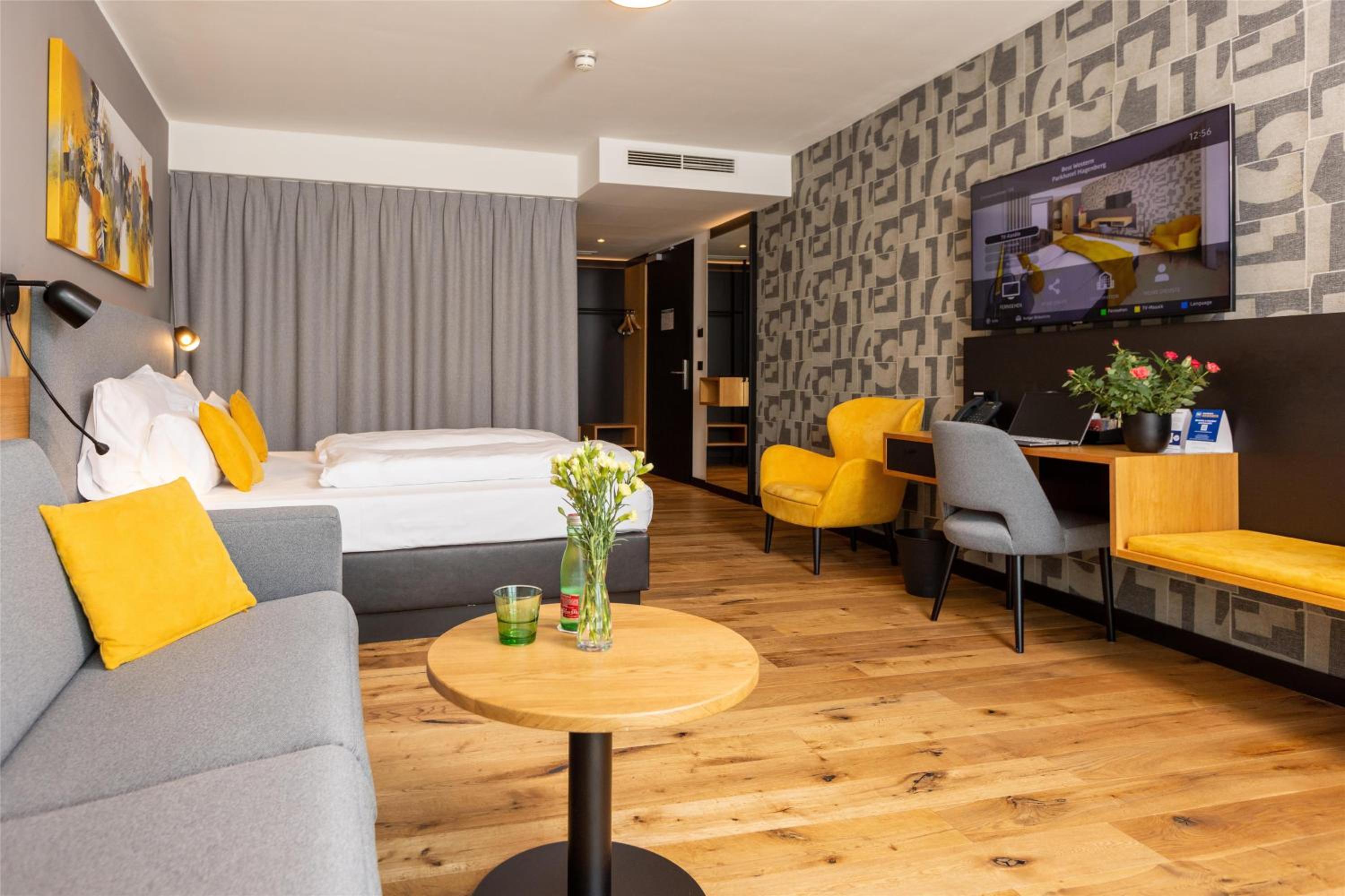 Family Room with Two Single Beds and Sofa Bed - Disability Access/Balcony - Photo 6