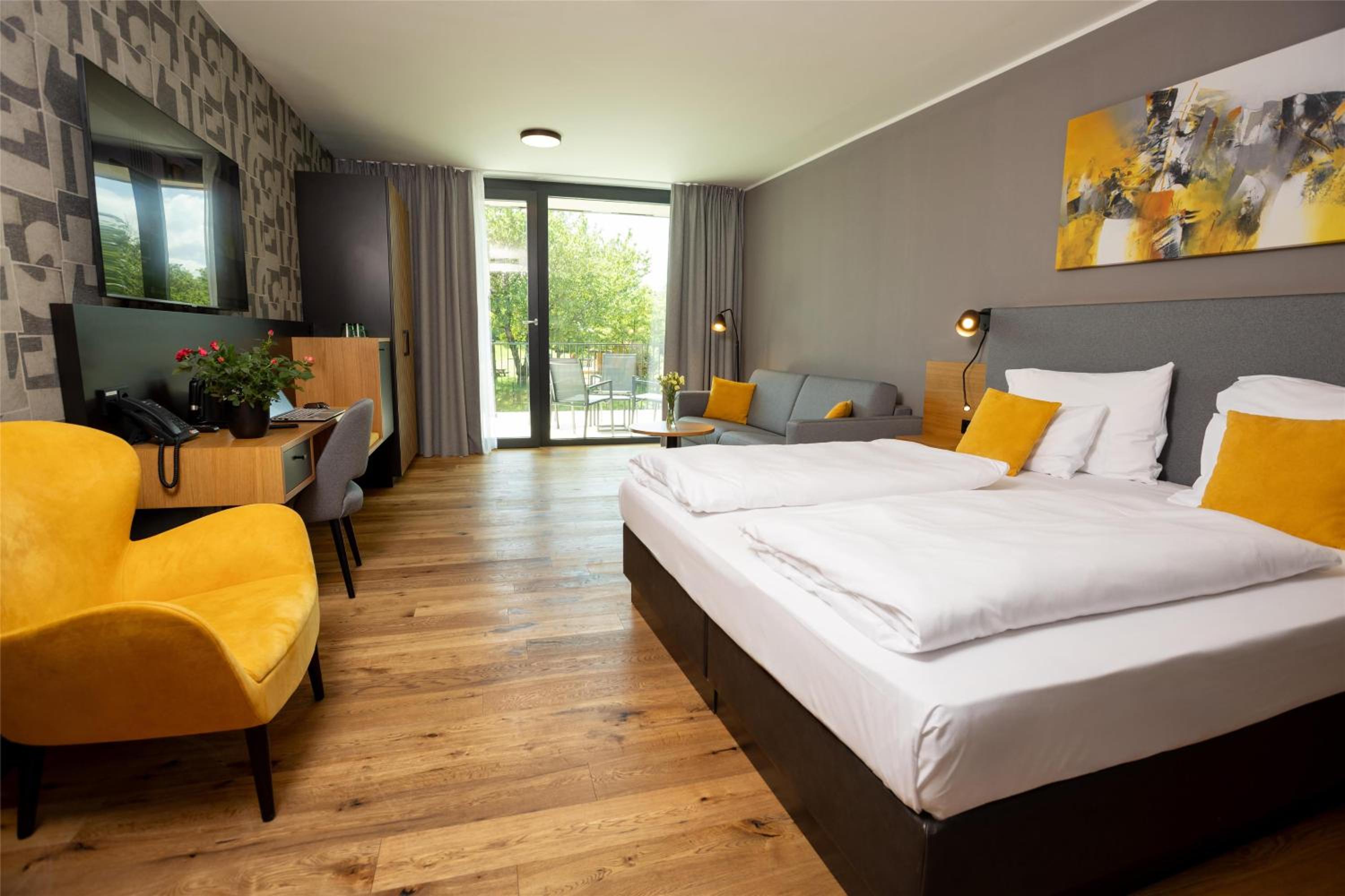 Family Room with Two Single Beds and Sofa Bed - Disability Access/Balcony - Photo 12