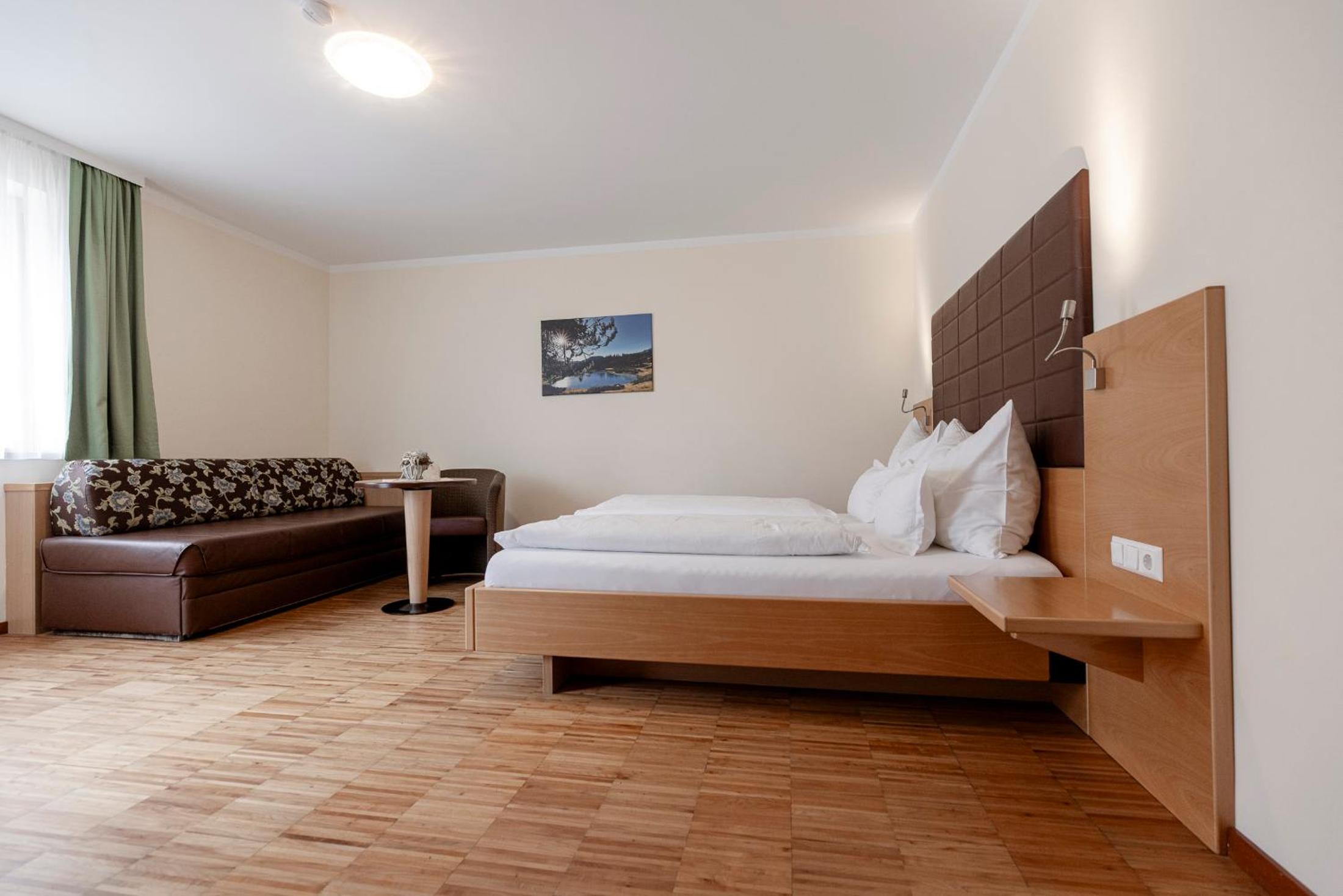Quadruple Room with Balcony photo 2
