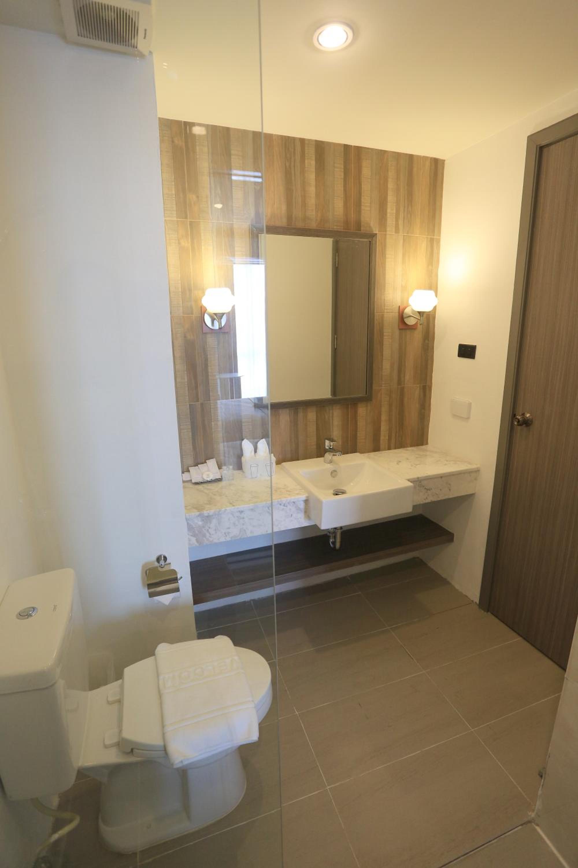 Suite - Photo 5