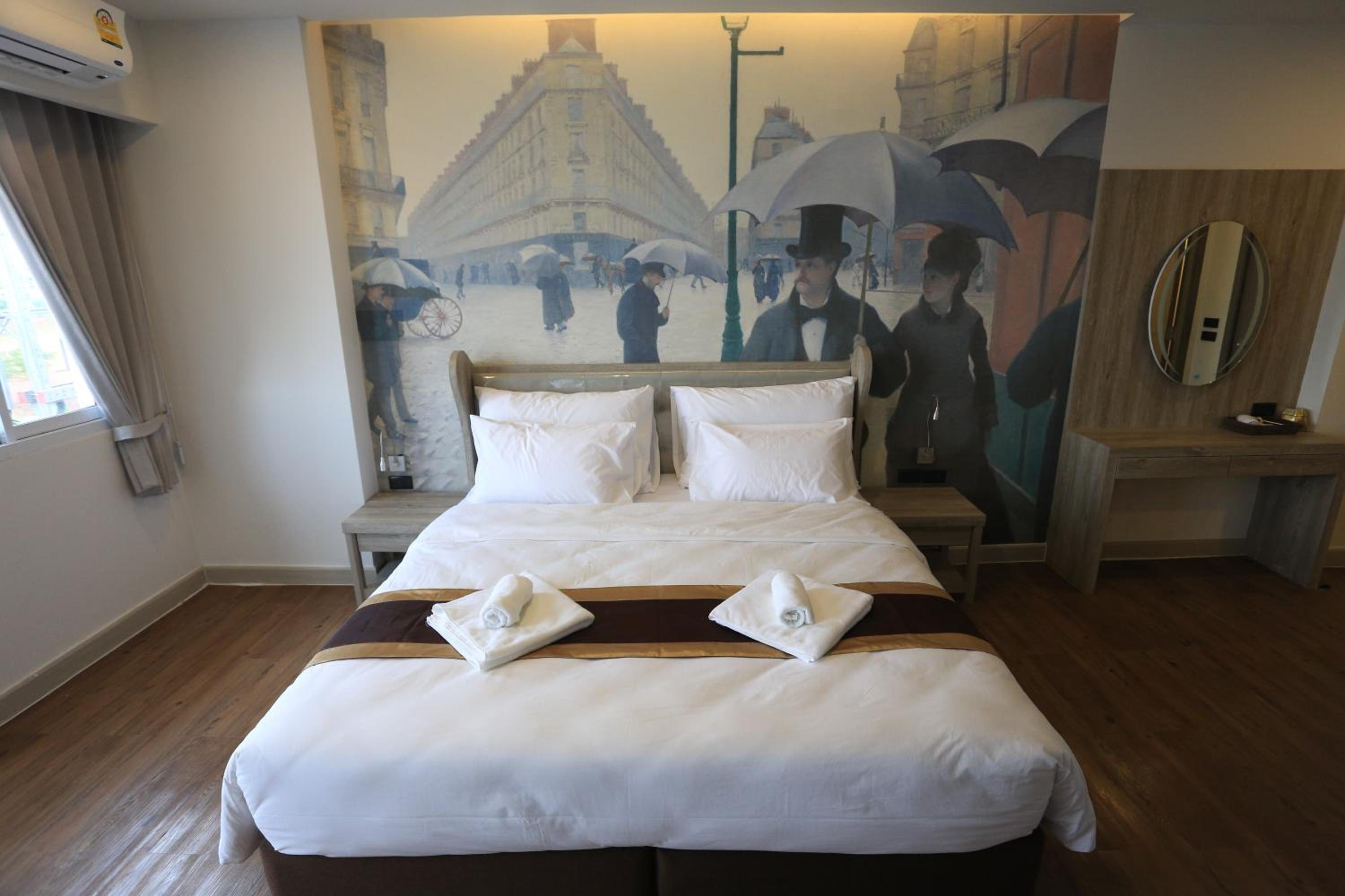 Suite - Photo 3