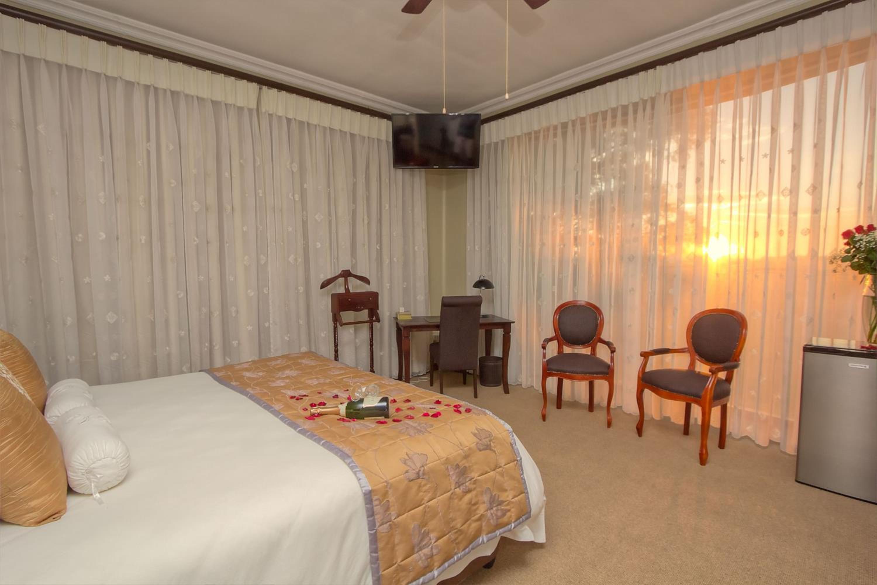 Superior King Room photo 3