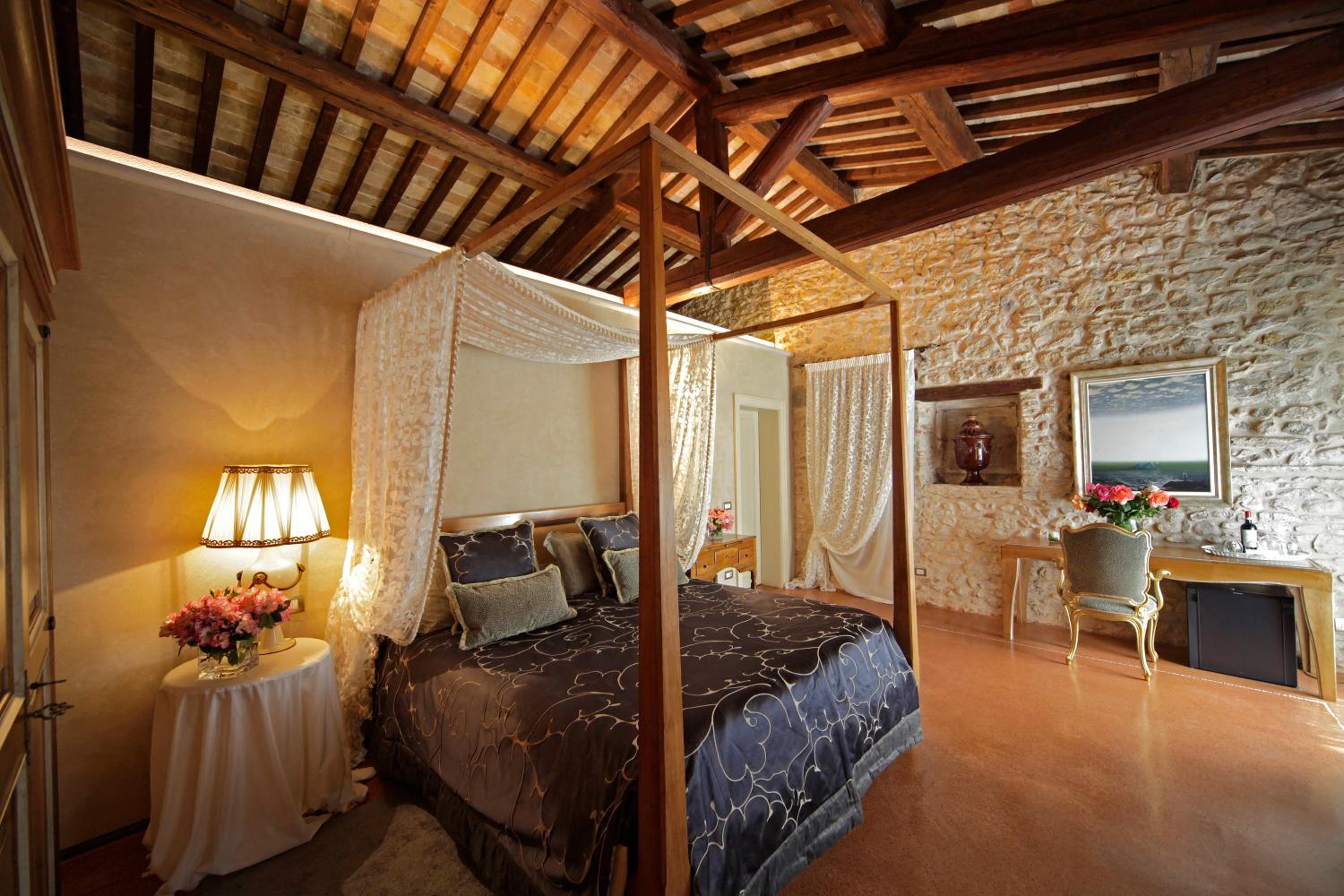 Deluxe King Room photo 1