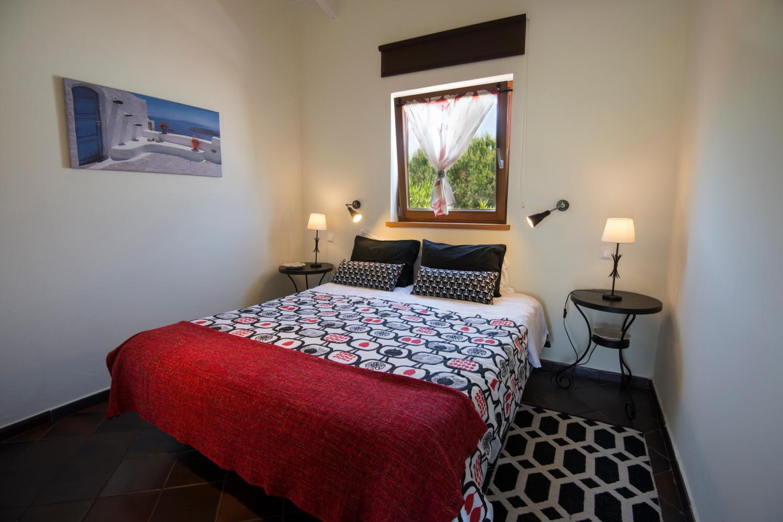 One-Bedroom Suite with Mezzanine photo 2