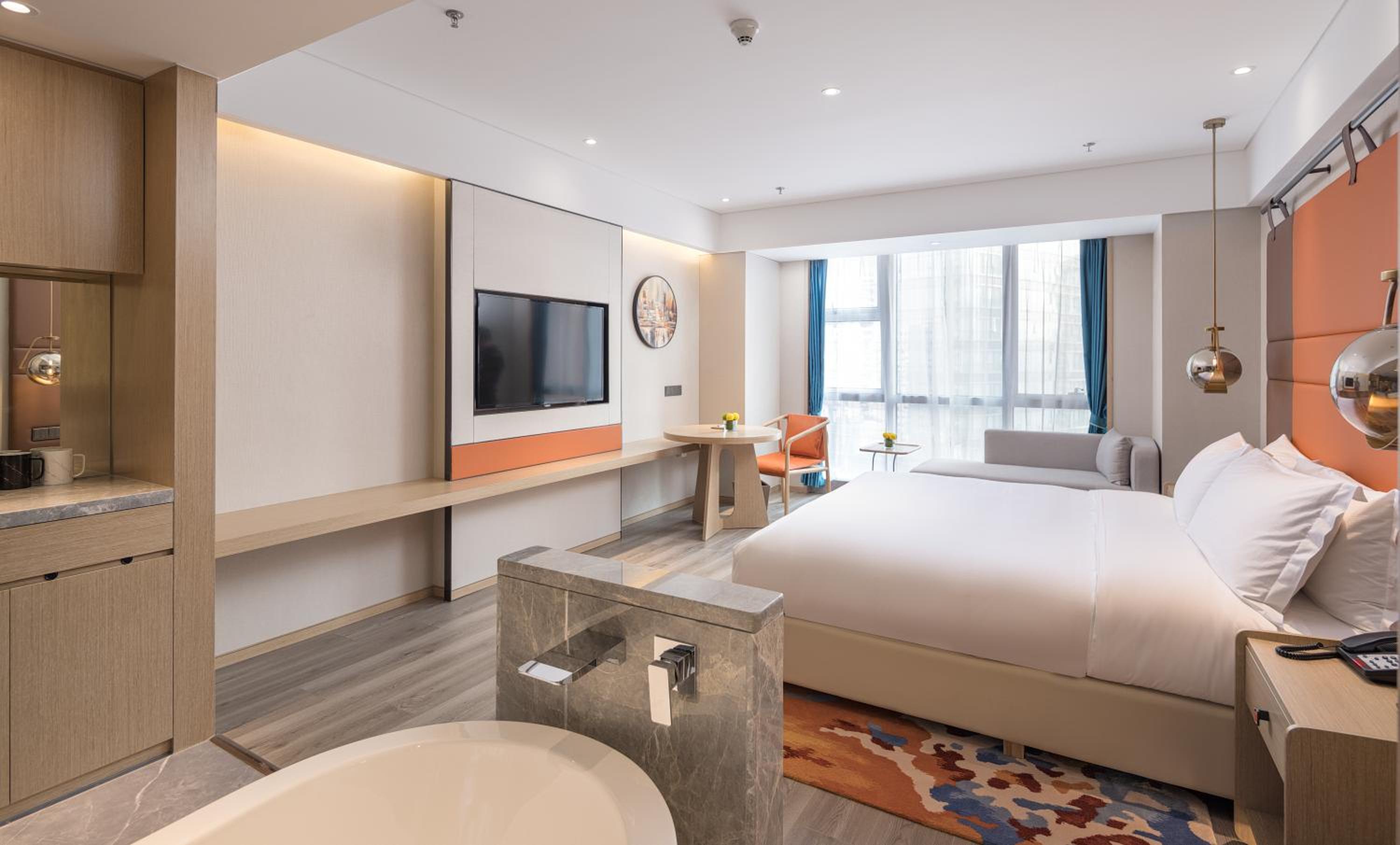 Superior Business King Bed Room - Photo 1