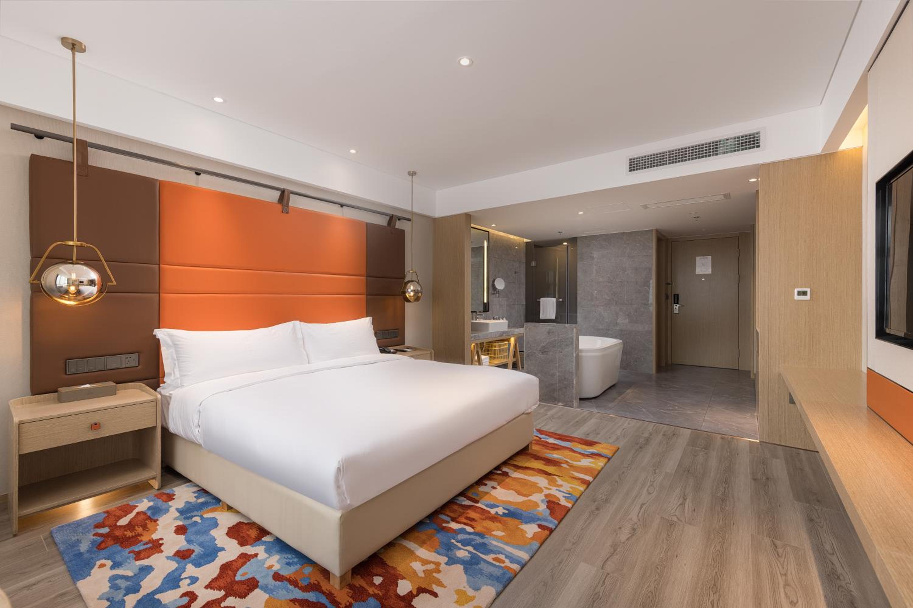 Superior Business King Bed Room - Photo 2