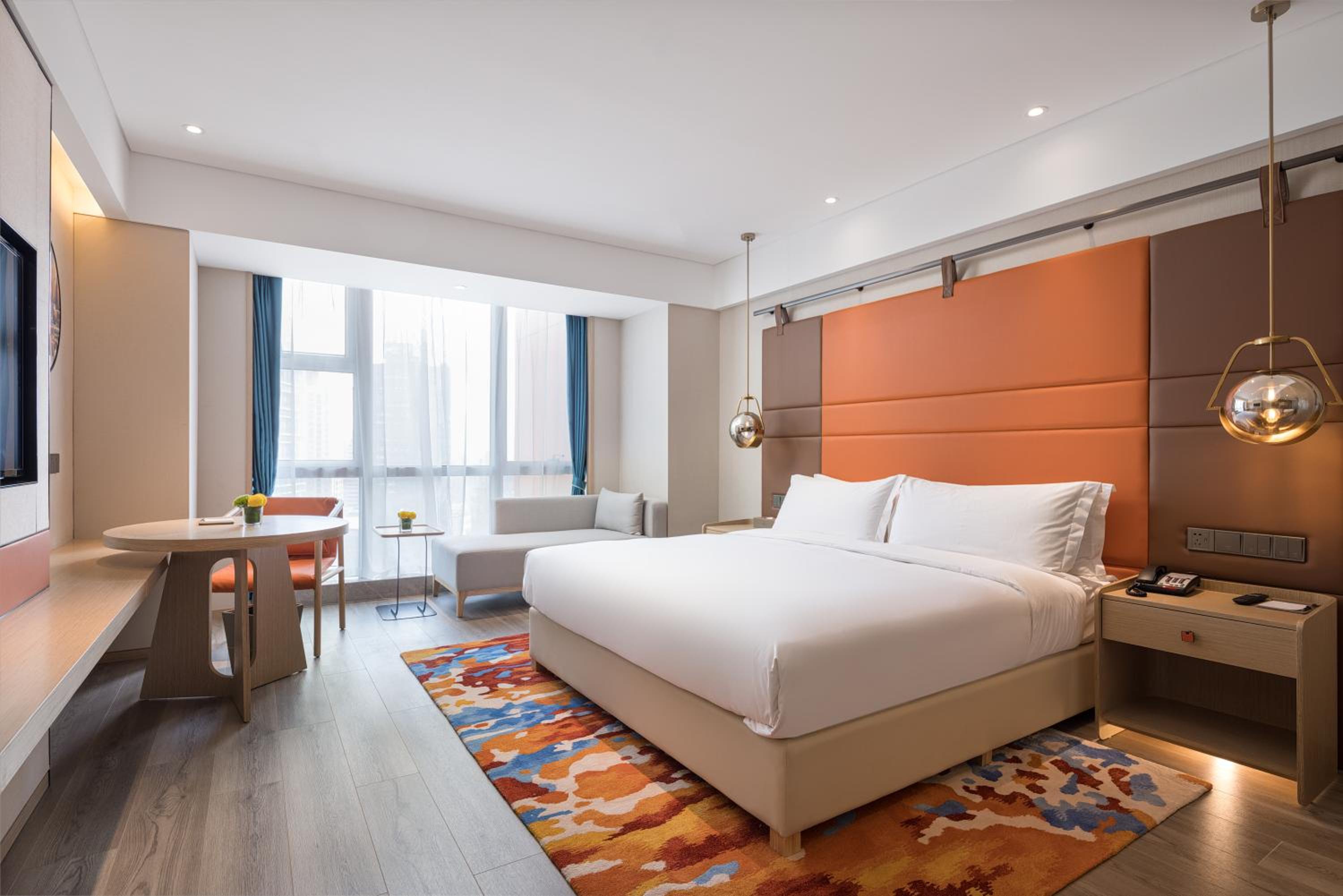 Superior Business King Bed Room - Photo 5