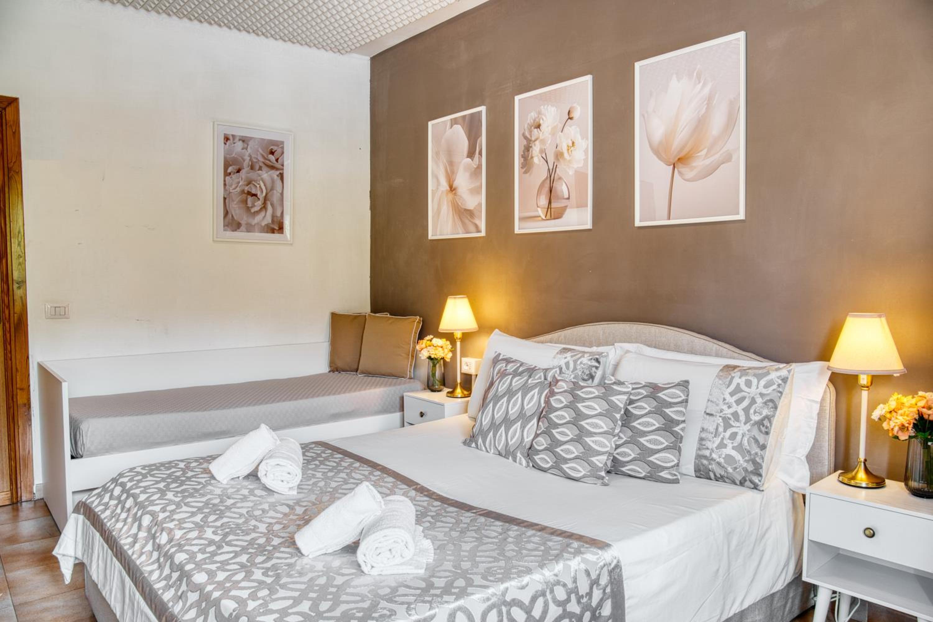 Deluxe Double Room photo 3