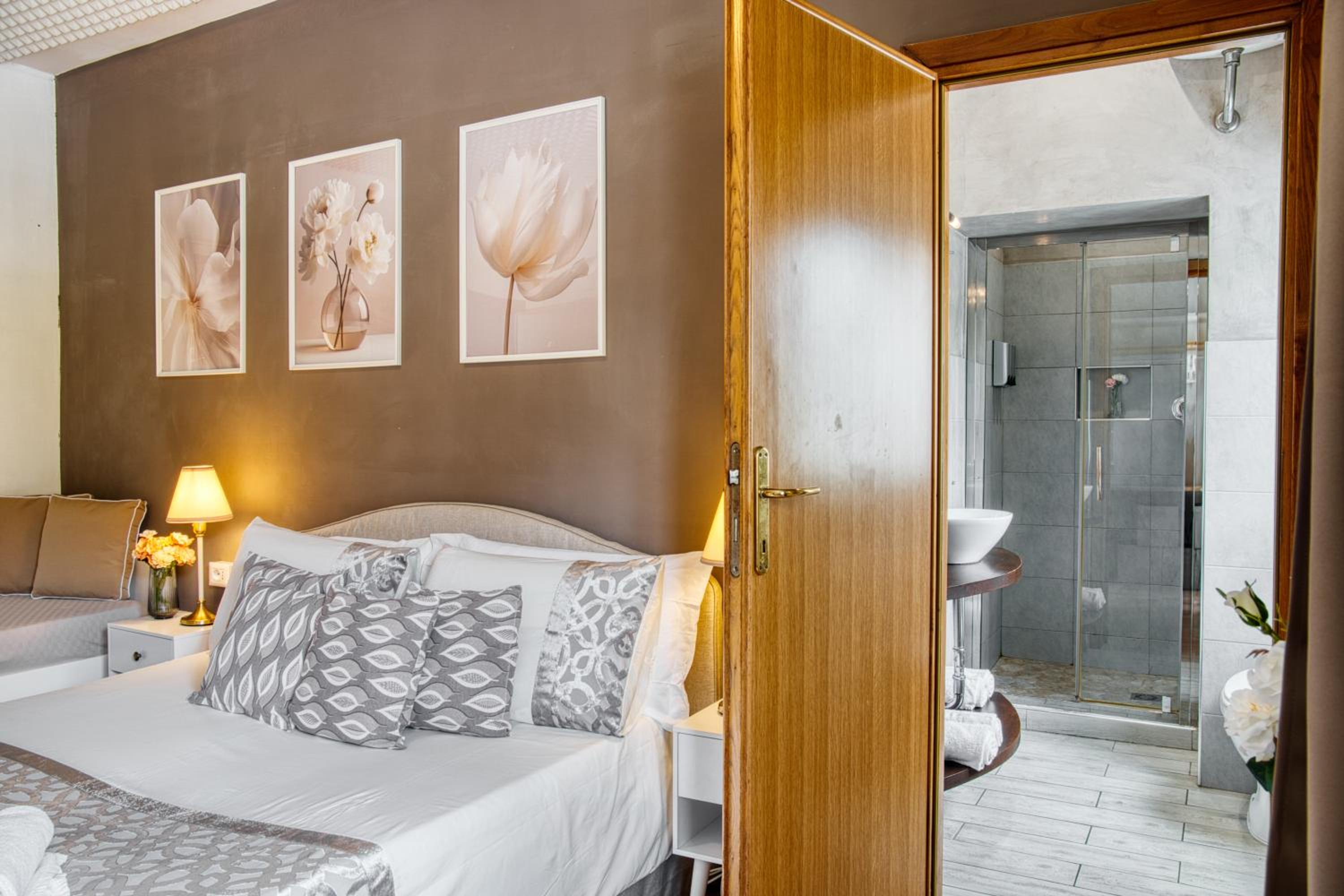Deluxe Double Room photo 2