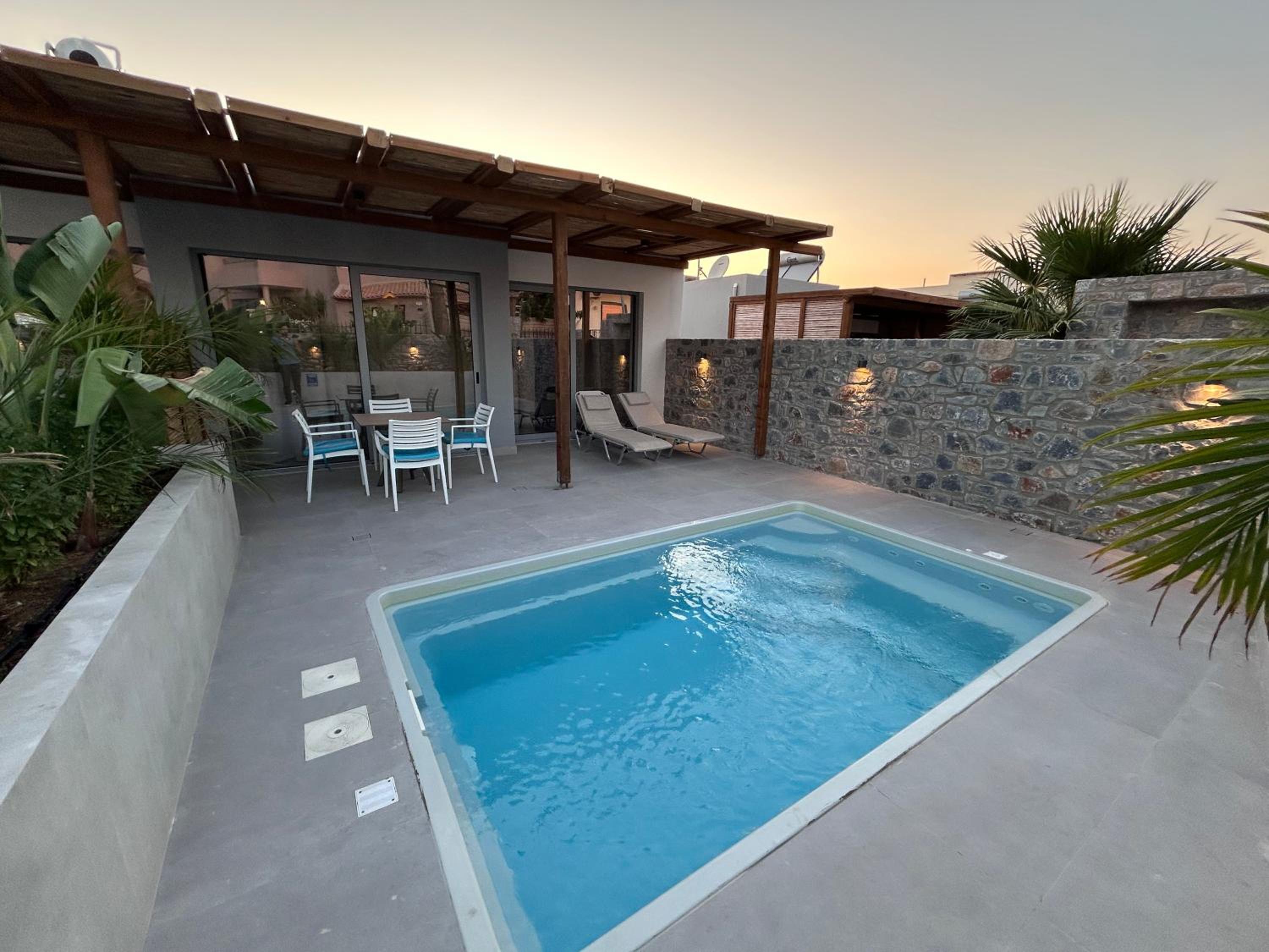 Suite with Private Pool