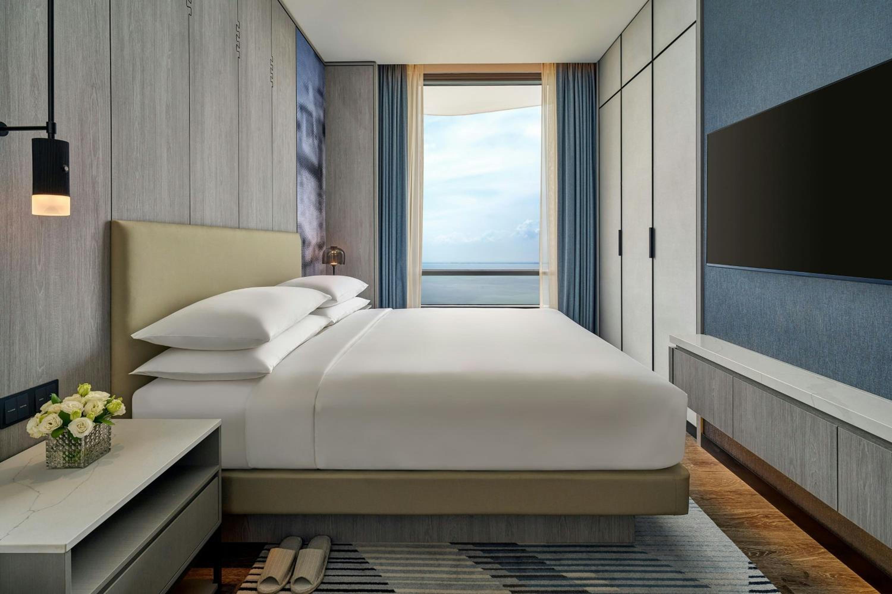 Two-Bedroom Family Suite with One King Bed and Two Twin Beds - Photo 2