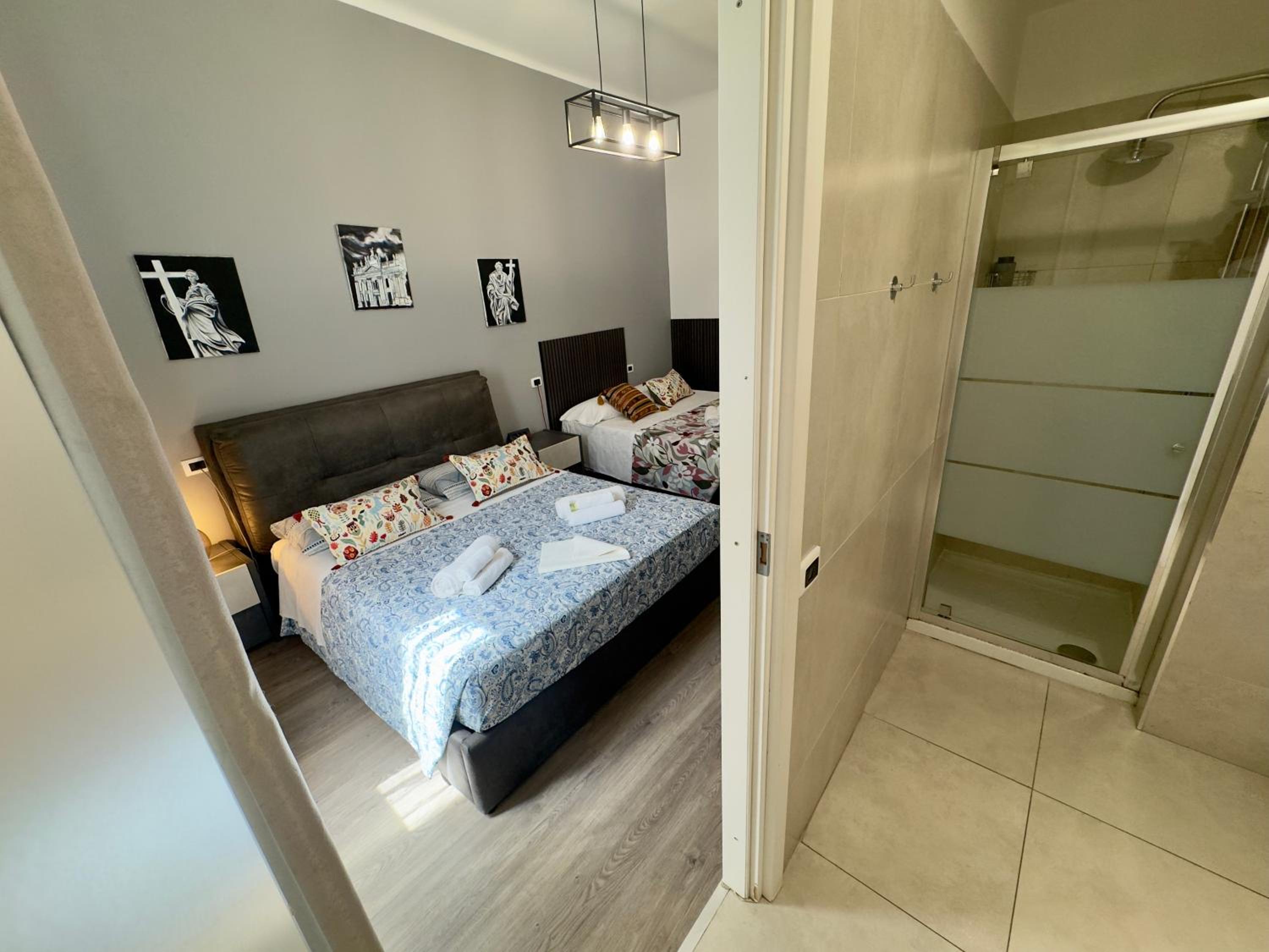 Quadruple Room with Private Bathroom