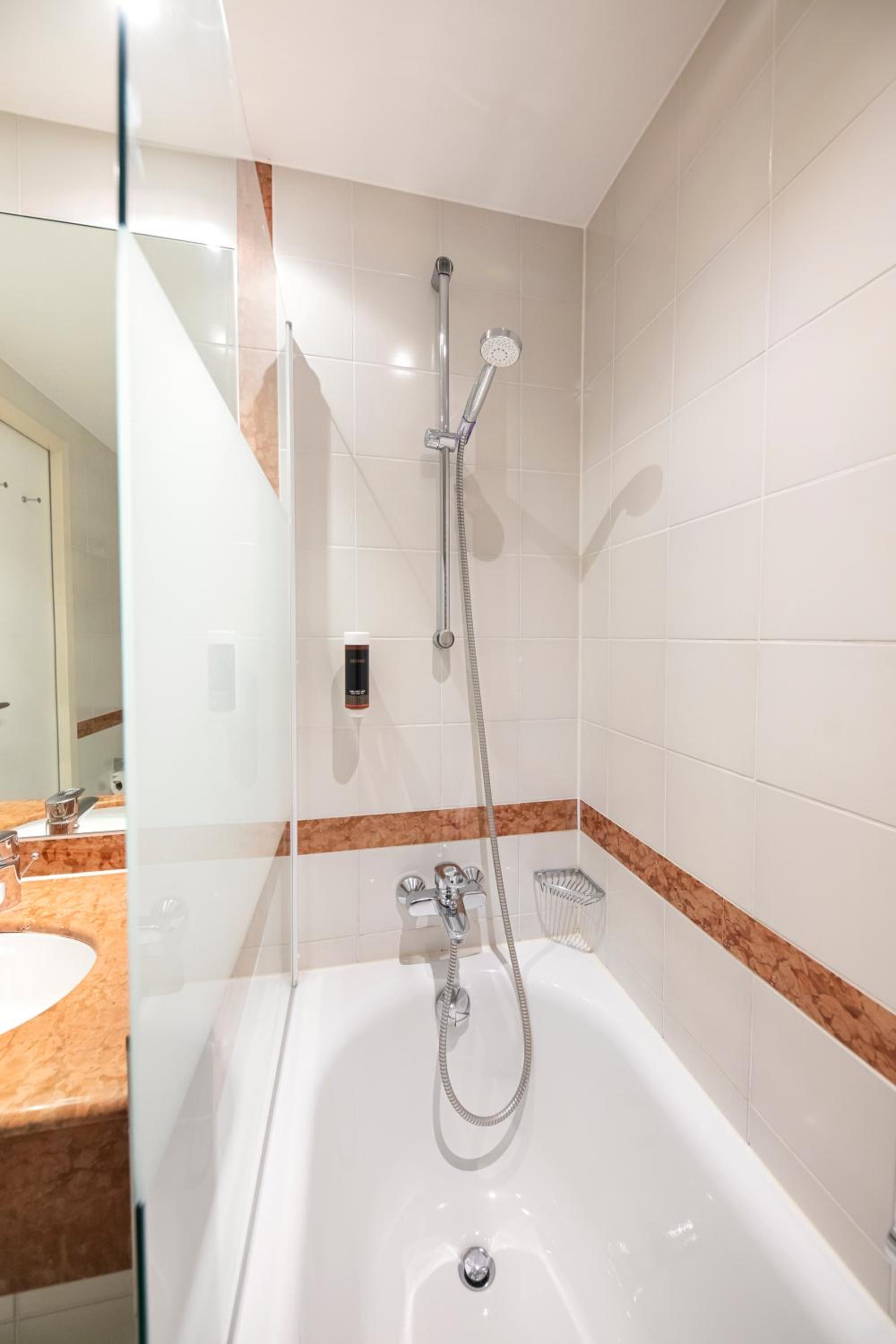 Economy Double or Twin Room - Photo 4