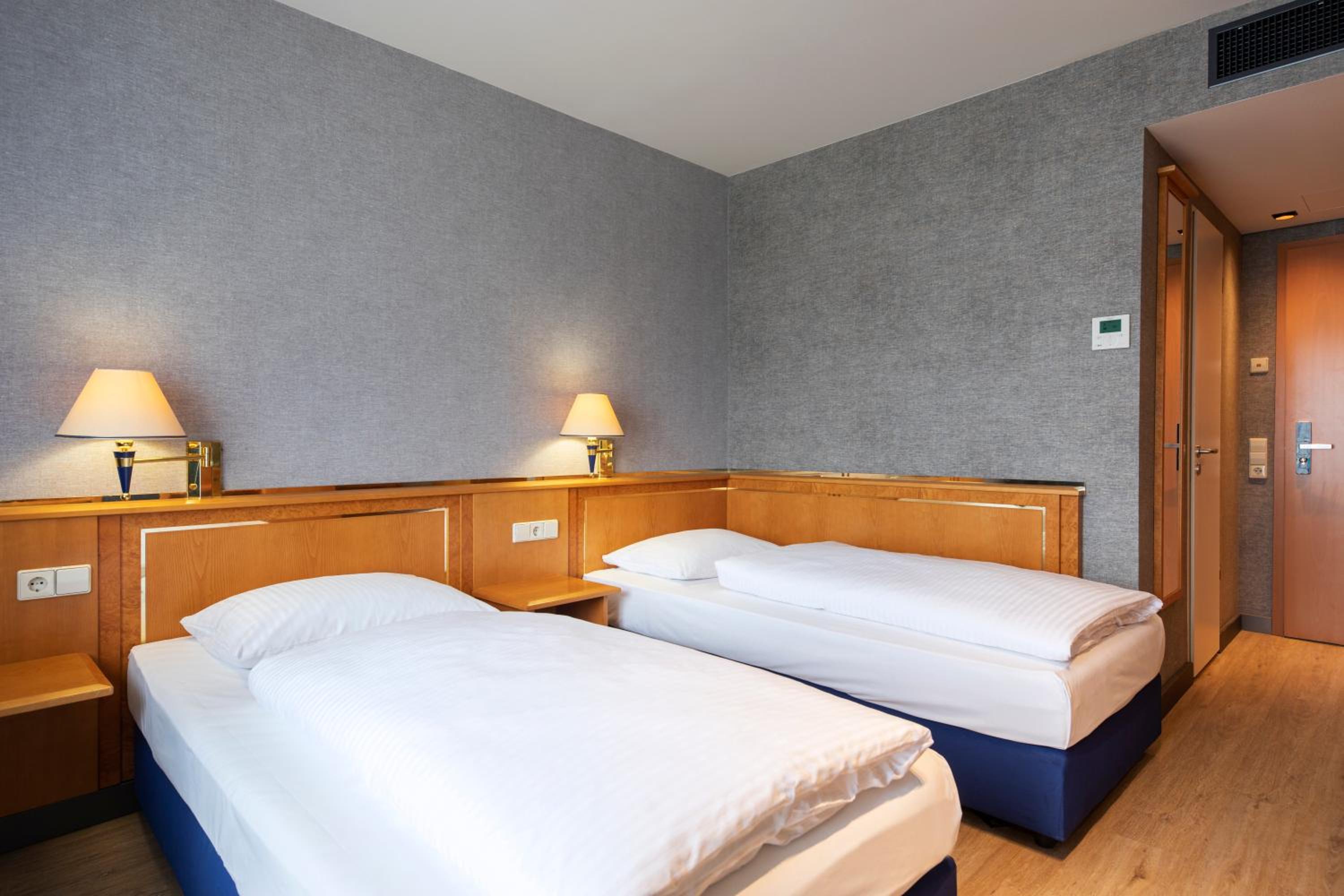 Economy Double or Twin Room - Photo 9