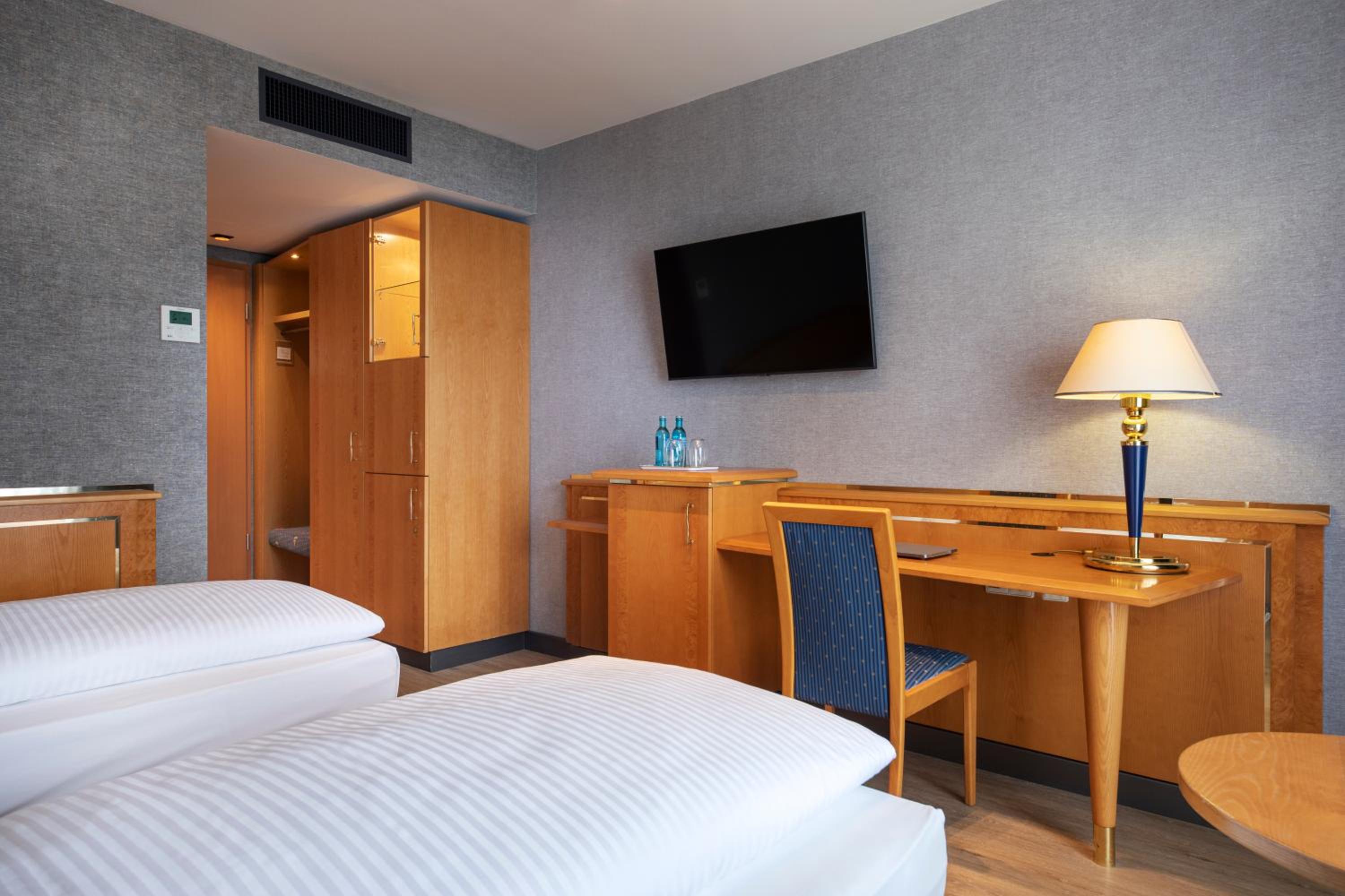 Economy Double or Twin Room - Photo 10