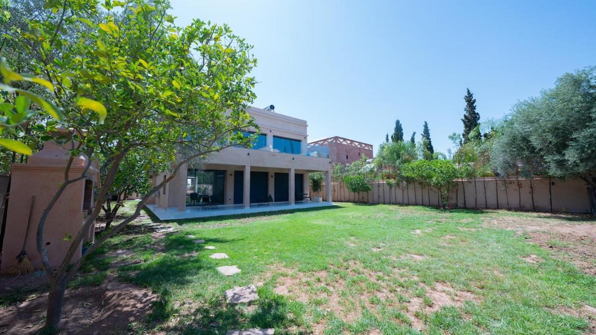 Villa photo 2