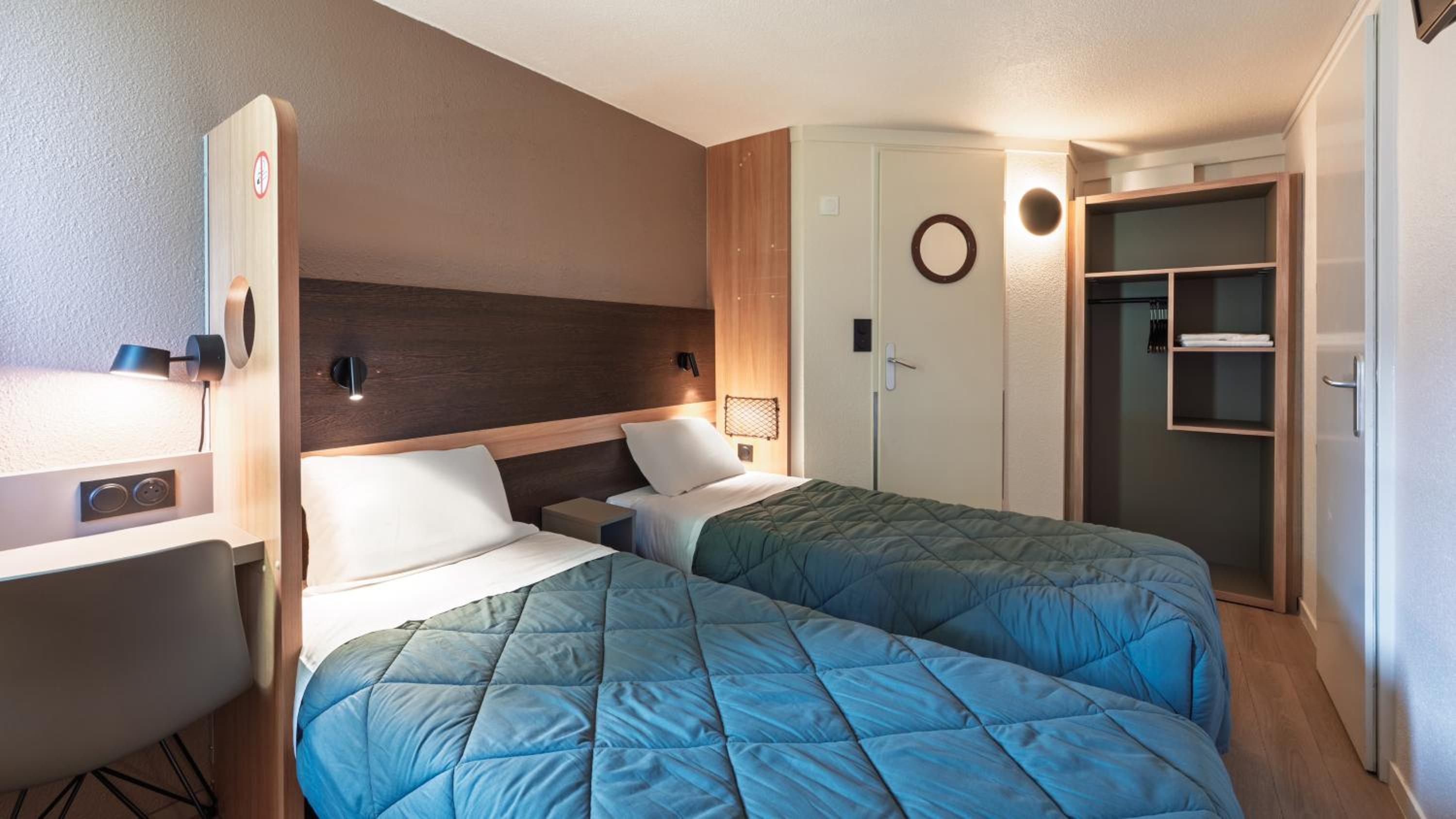 Standard Room - 2 Single Beds - Photo 3
