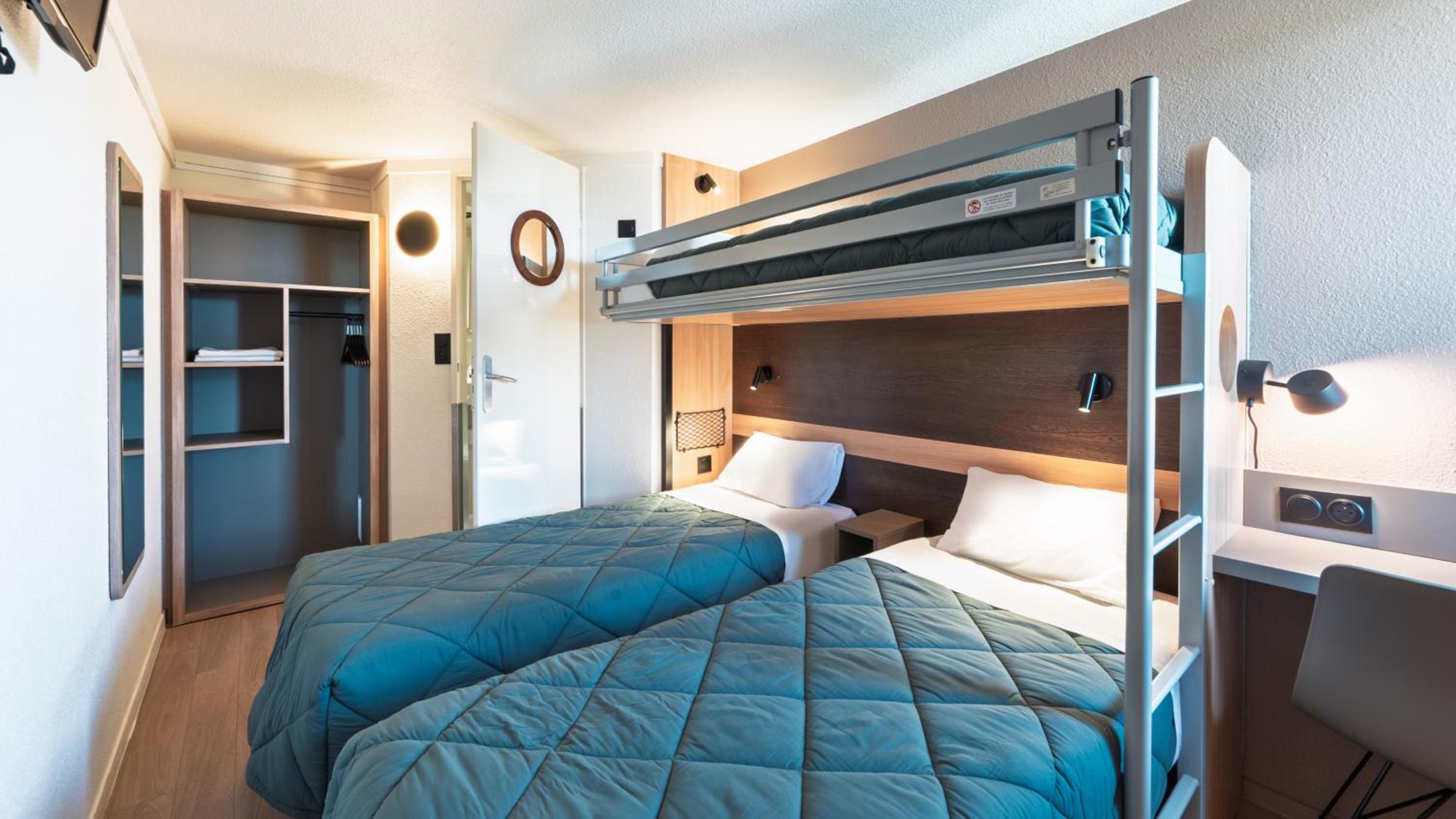 Standard Room - 3 Single Beds - Photo 4