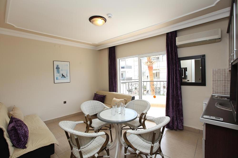 Standard Family Room - Photo 7