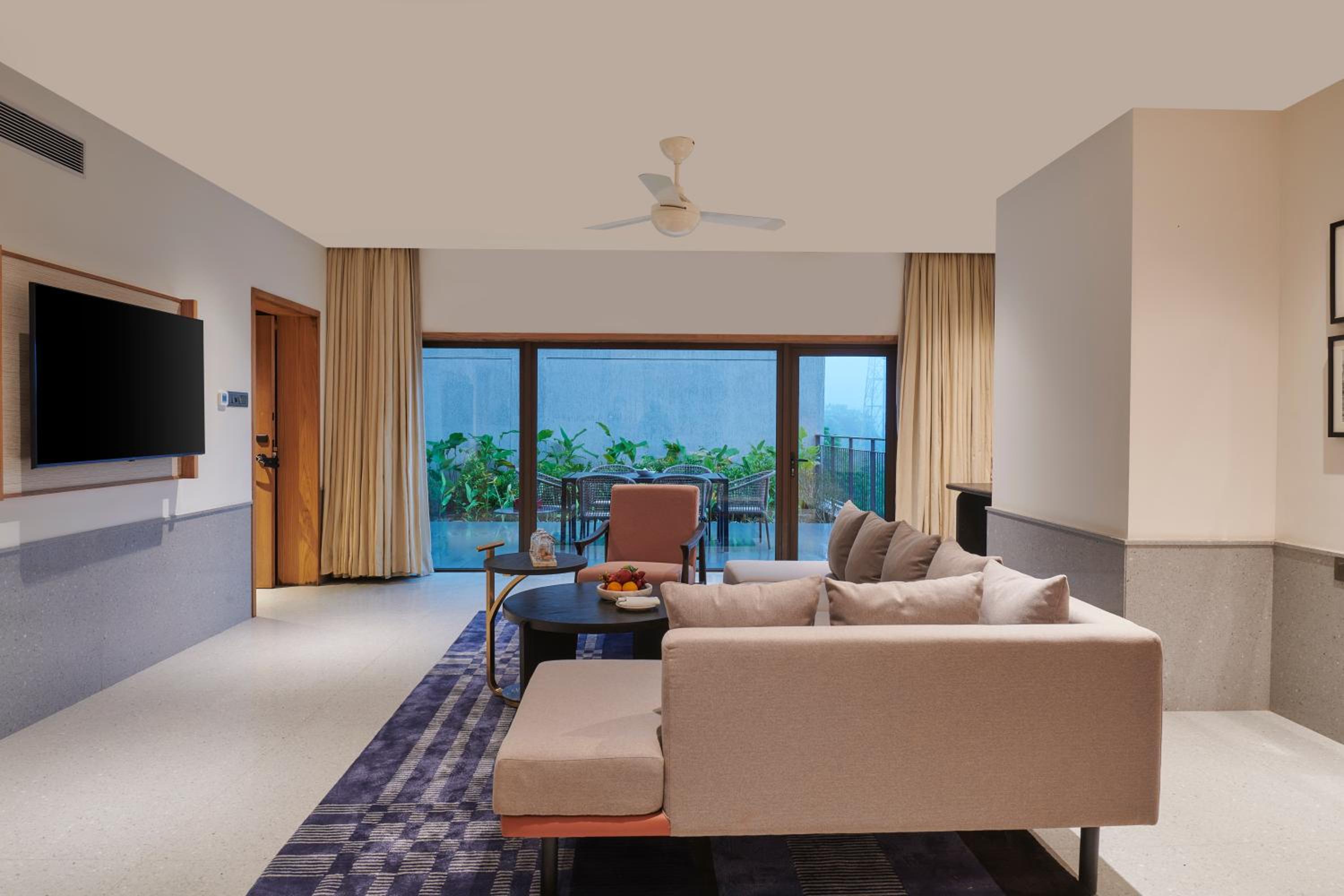 Dukes Suite - Photo 2