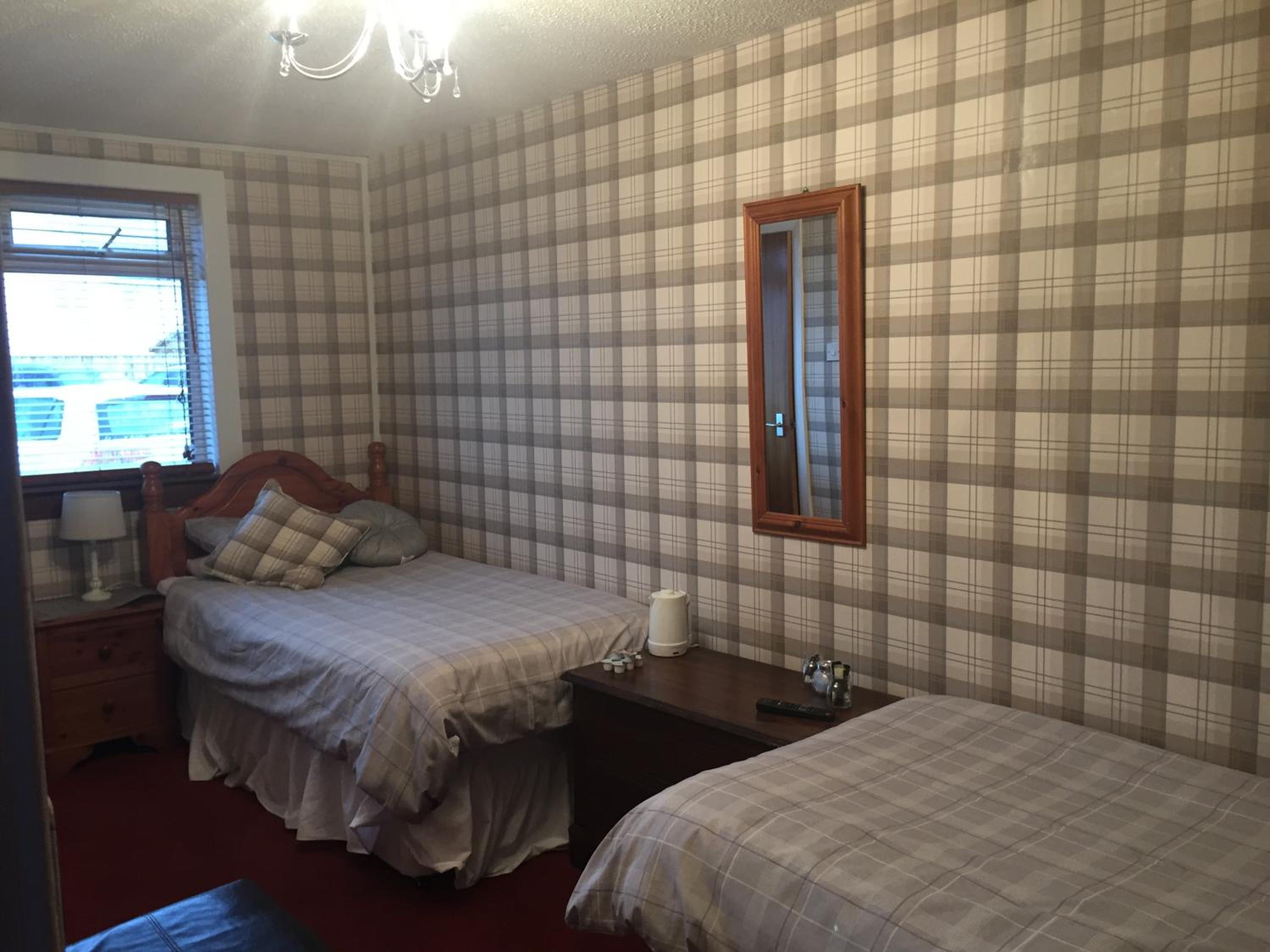 Twin Room - Photo 3