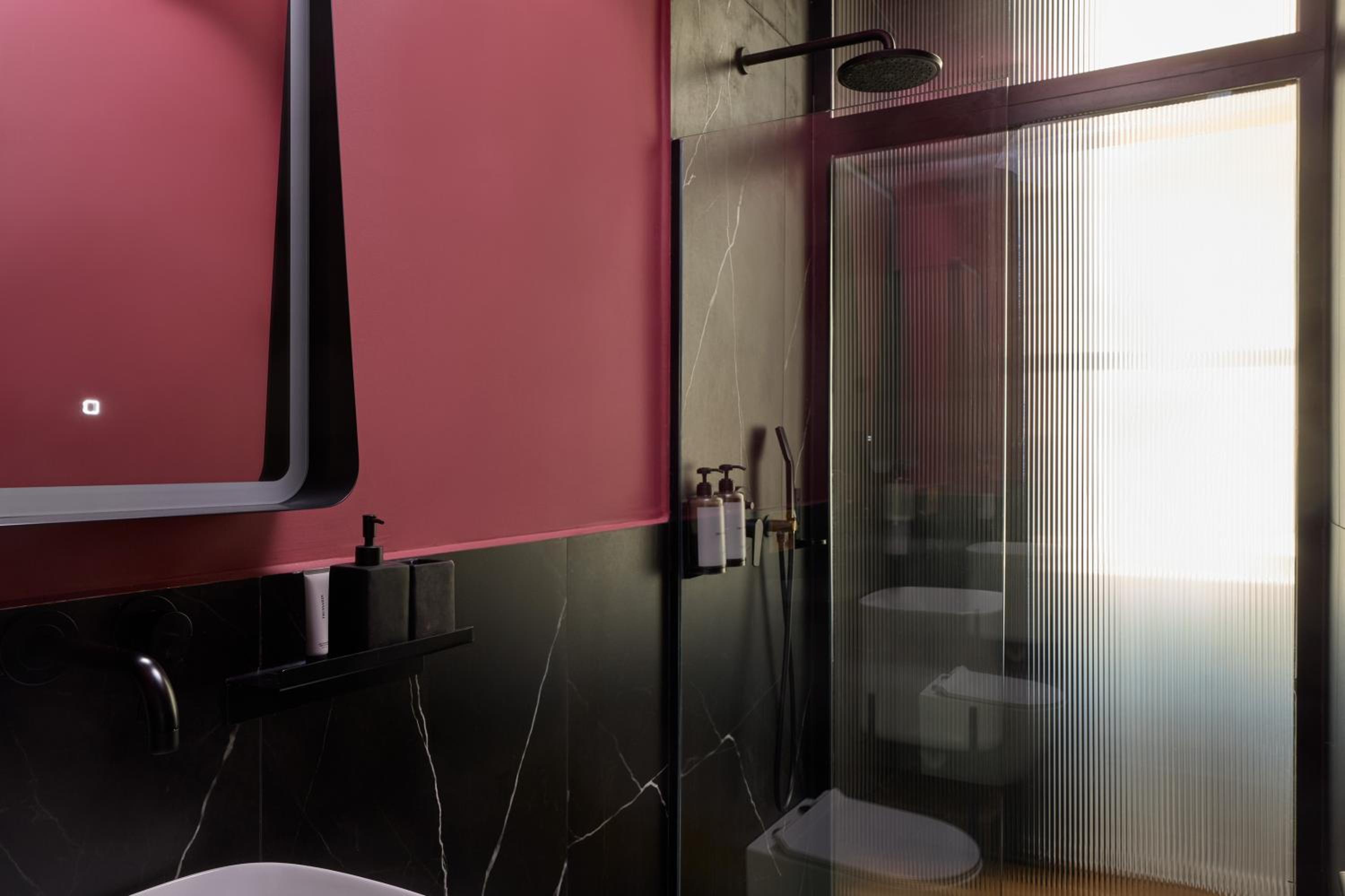 Deluxe Double Room with City View photo 1
