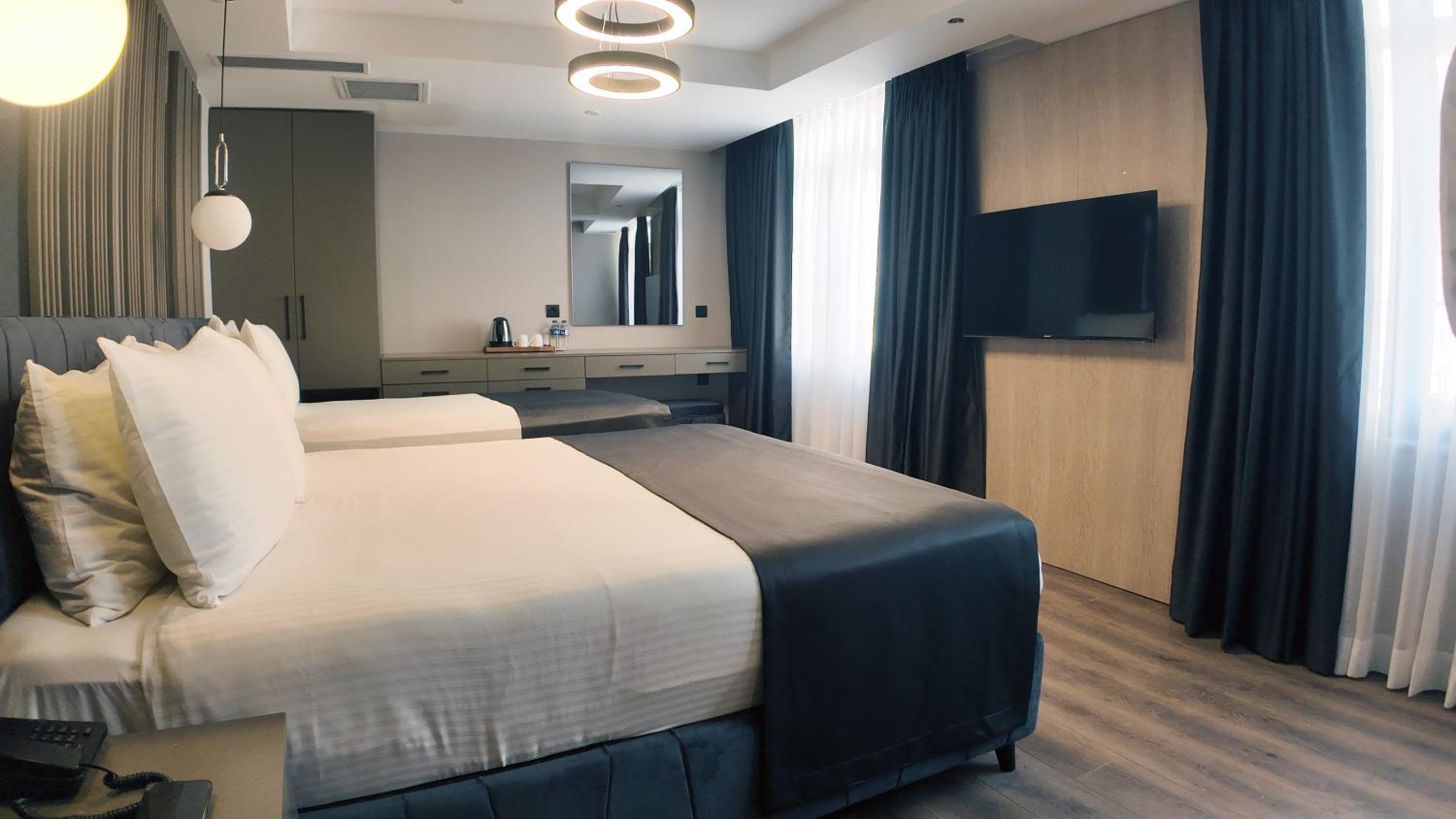 Deluxe Triple Room photo 2