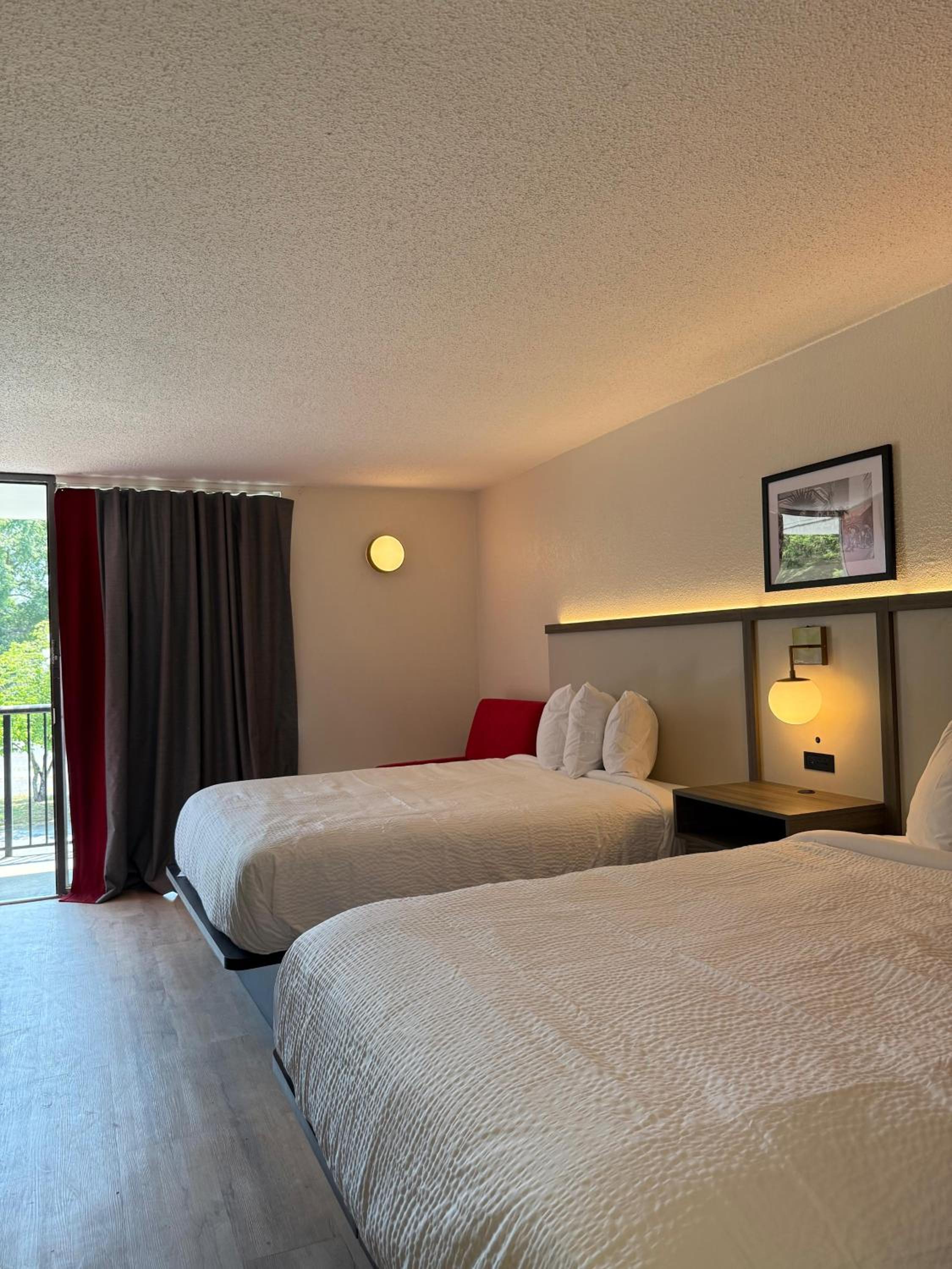 Double Room with Two Double Beds - Non-Smoking - Photo 3