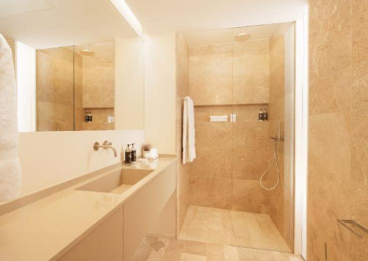 Double or Twin Room with Balcony photo 3