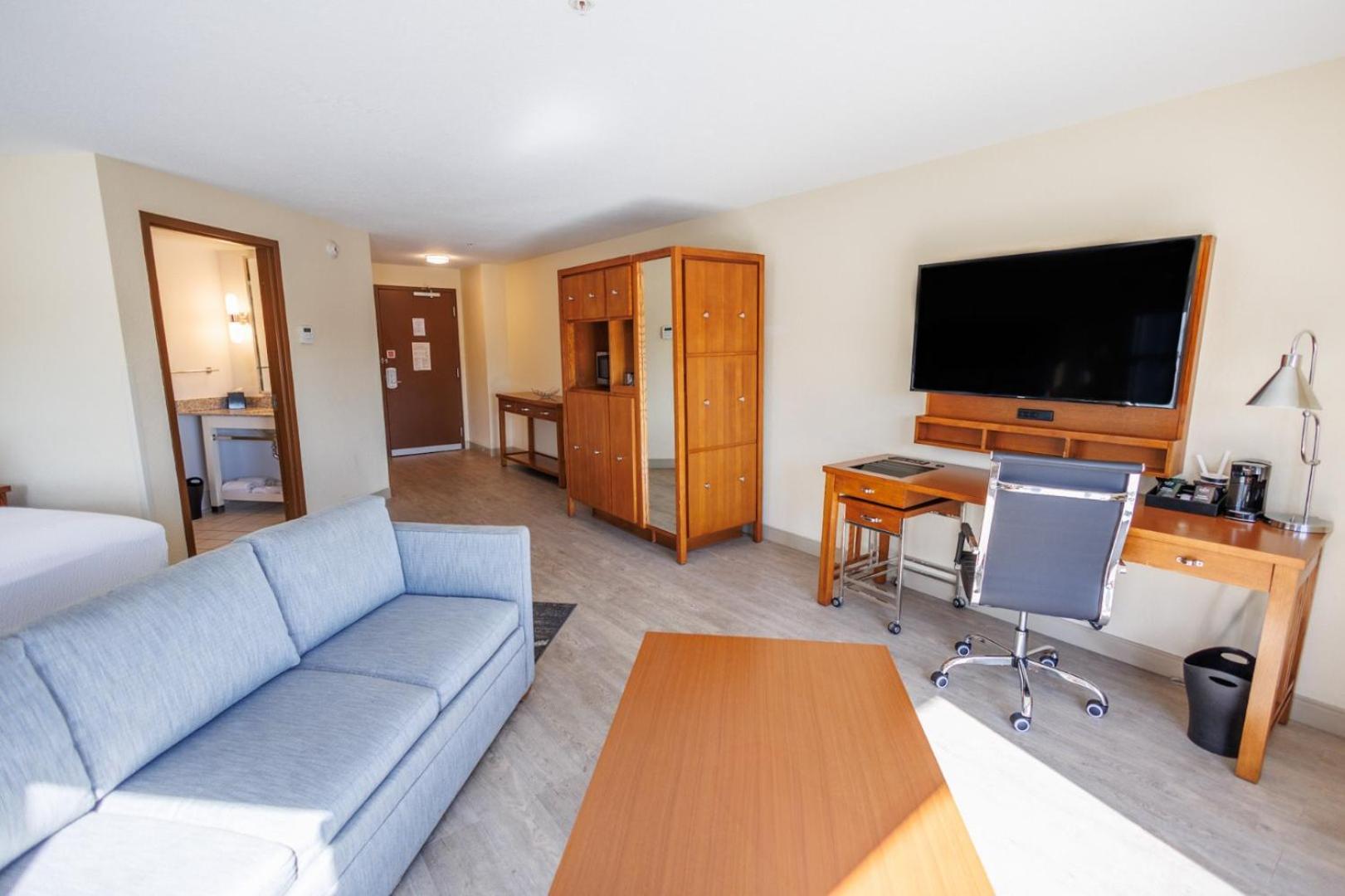 Junior Suite with Balcony photo 1