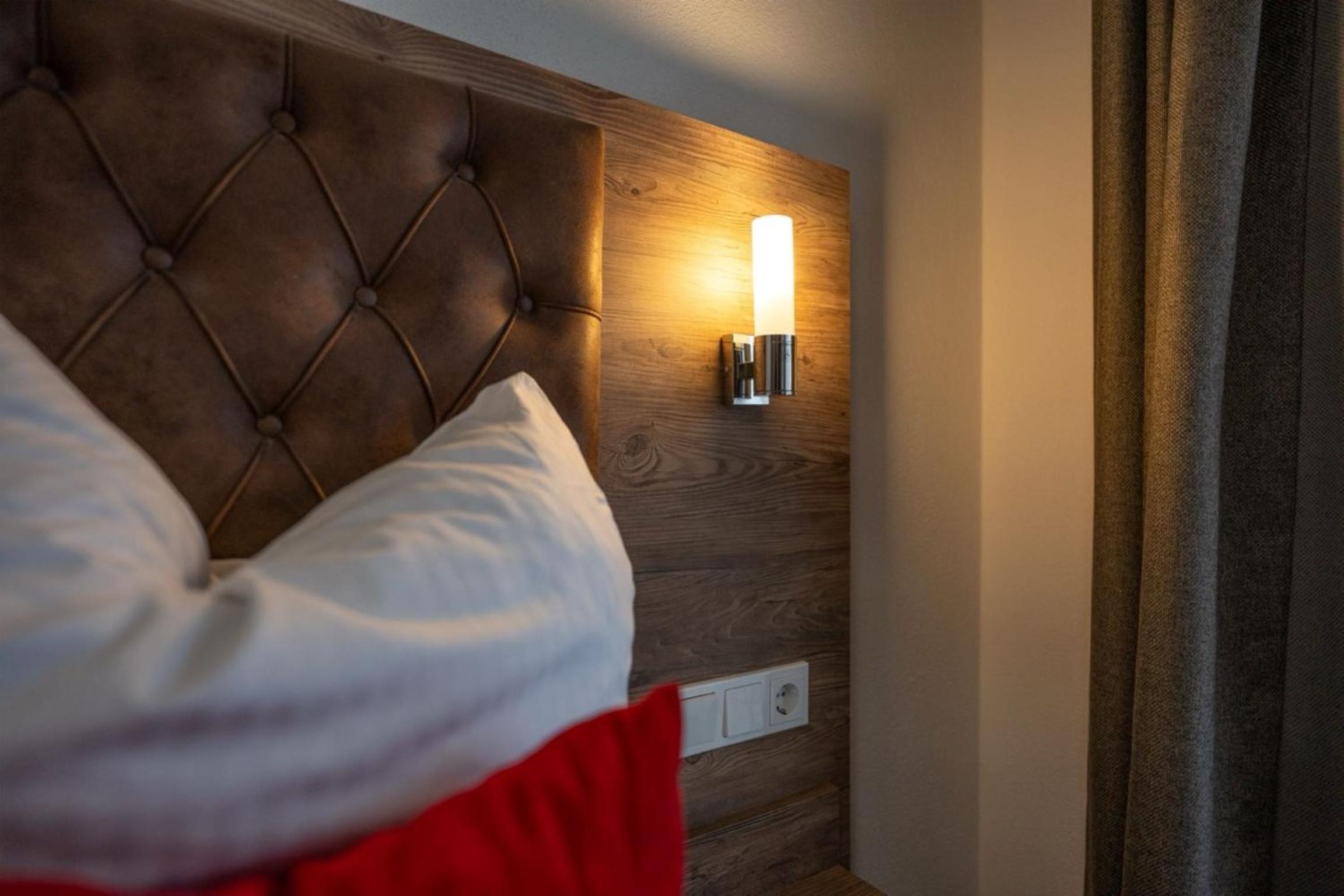 Suite with Hot Tub - Photo 11