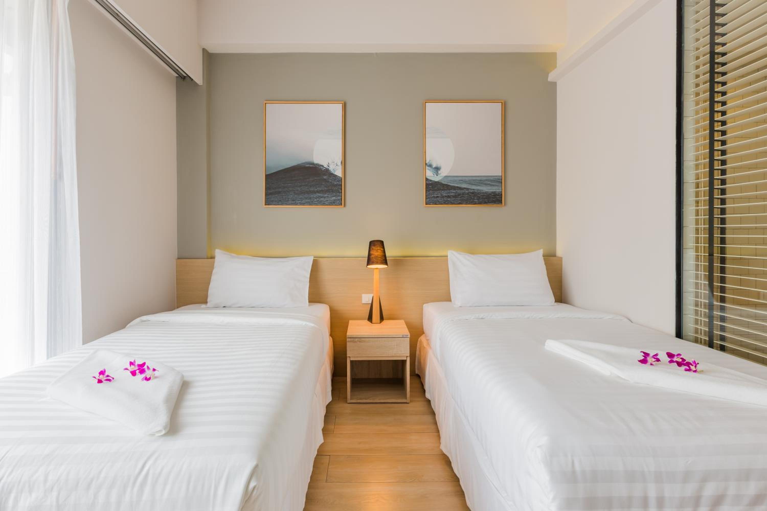 Deluxe Twin Room - Photo 16