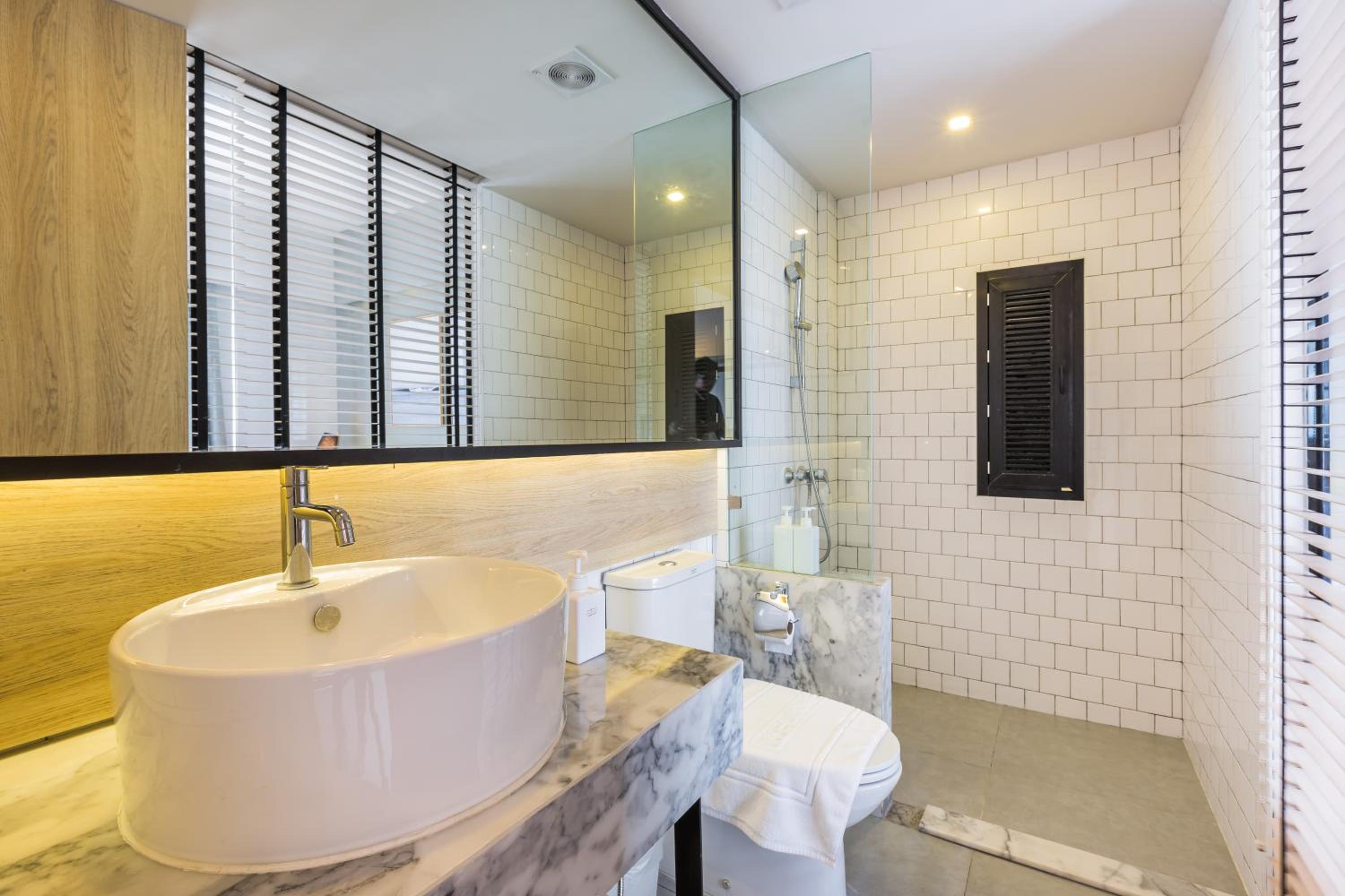 Deluxe Double Room with Balcony photo 3