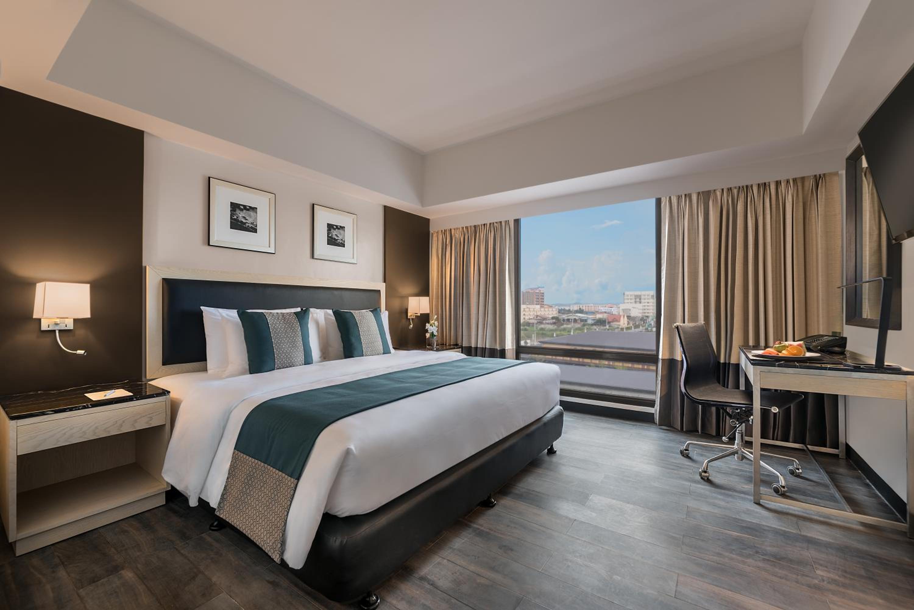 1 King Bed, Standard Room photo 2