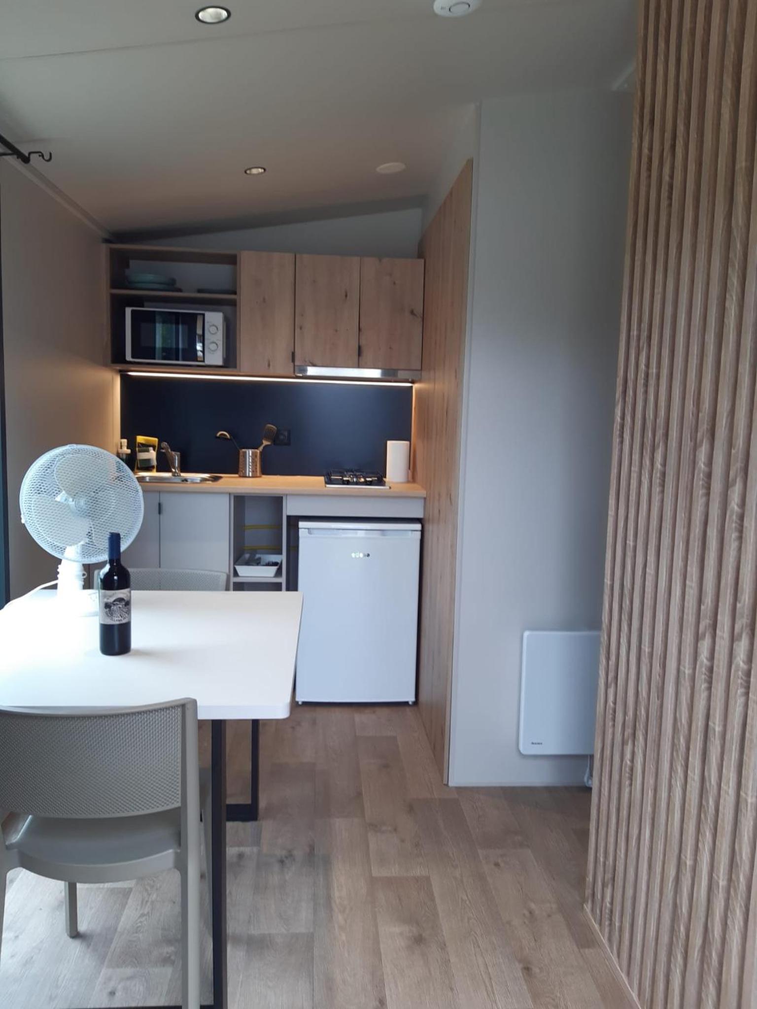 Bungalow (2 Adults) photo 3